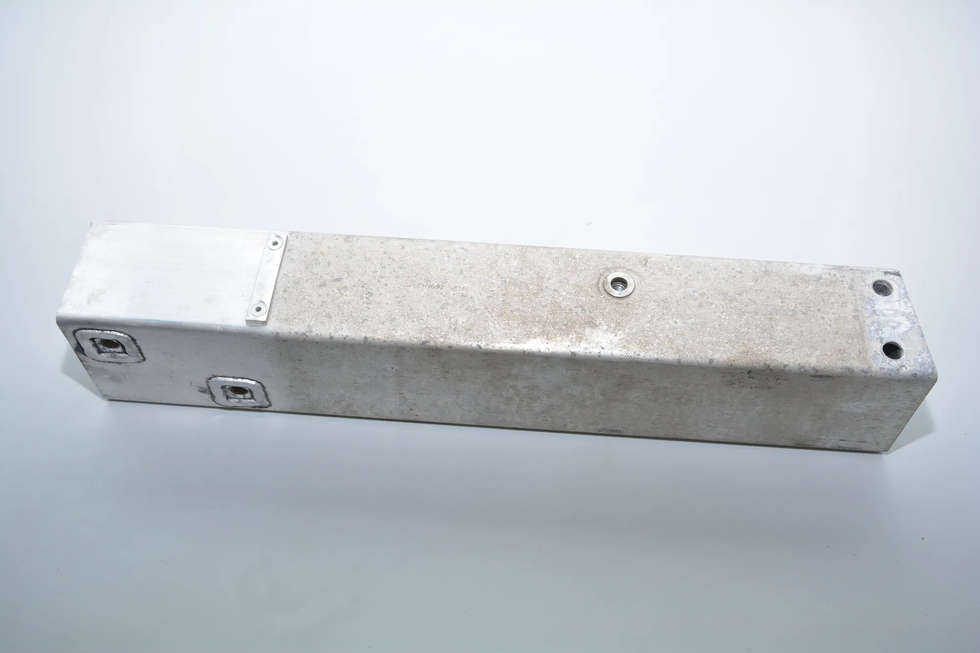Rear Left Bumper Bracket – OEM 7375467 · BMW i3 (I01) Hybrid 2016 – 2