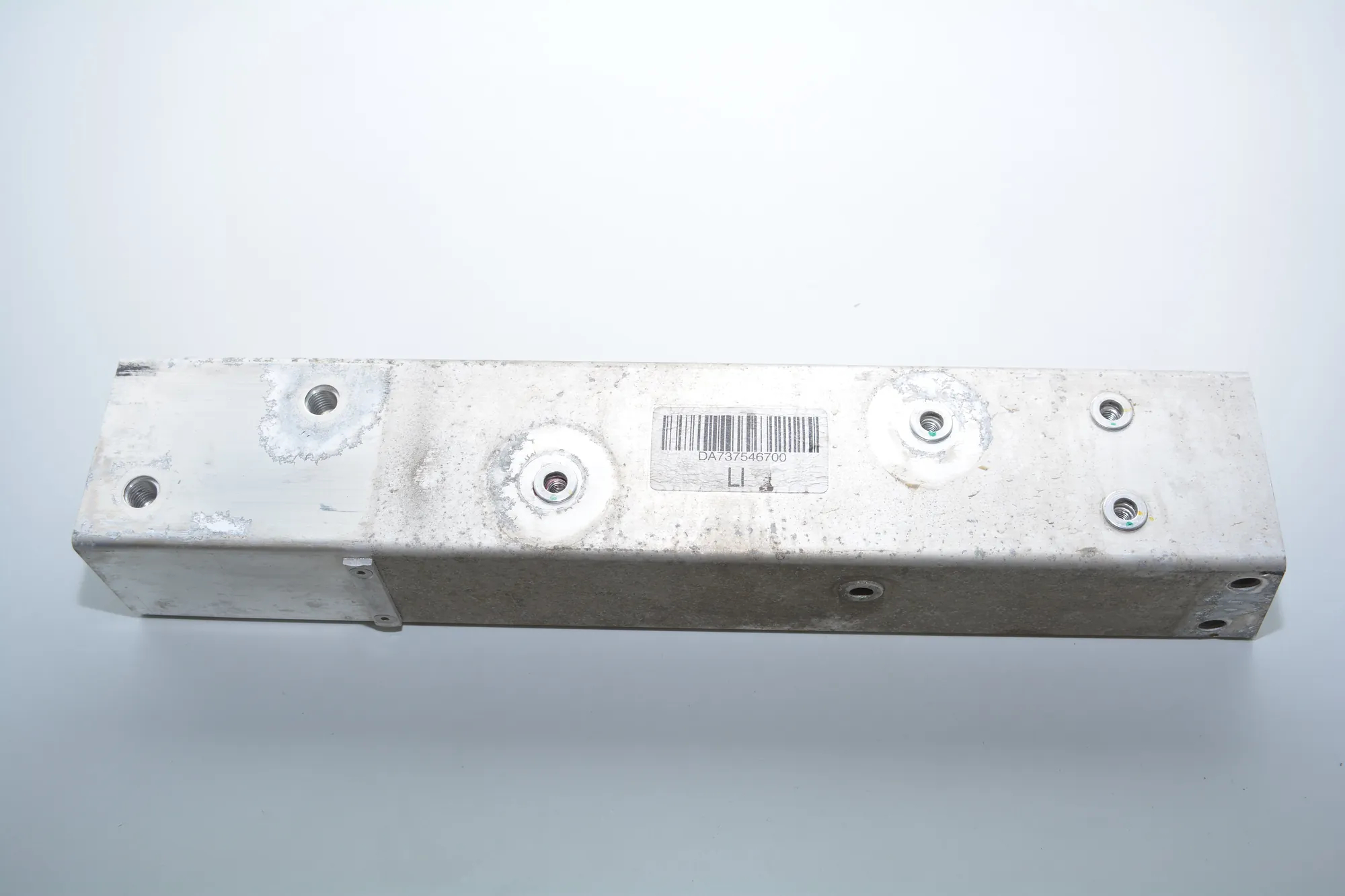 Rear Left Bumper Bracket – OEM 7375467 · BMW i3 (I01) Hybrid 2016 – 3