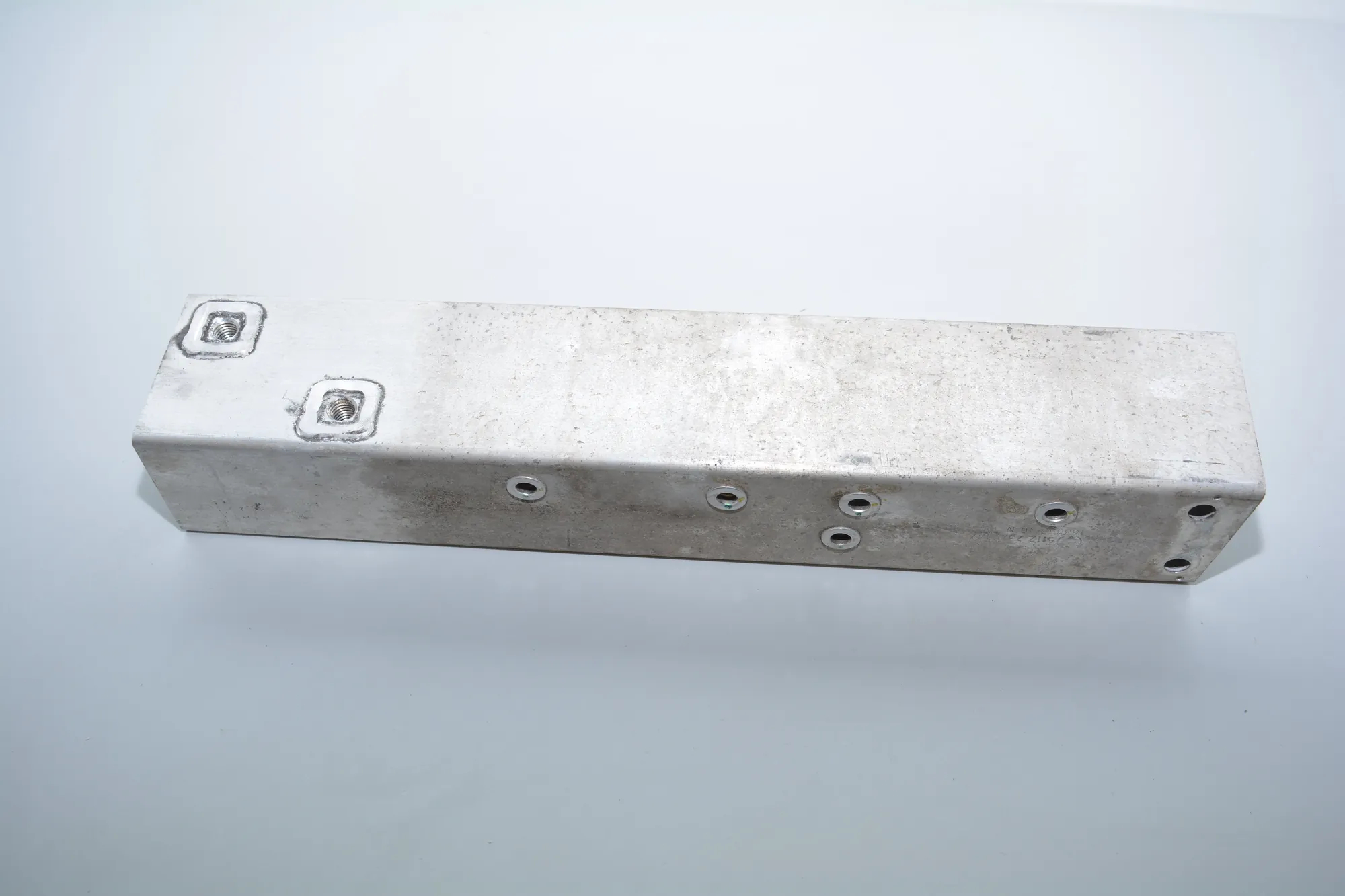 Rear Left Bumper Bracket – OEM 7375467 · BMW i3 (I01) Hybrid 2016 – 4