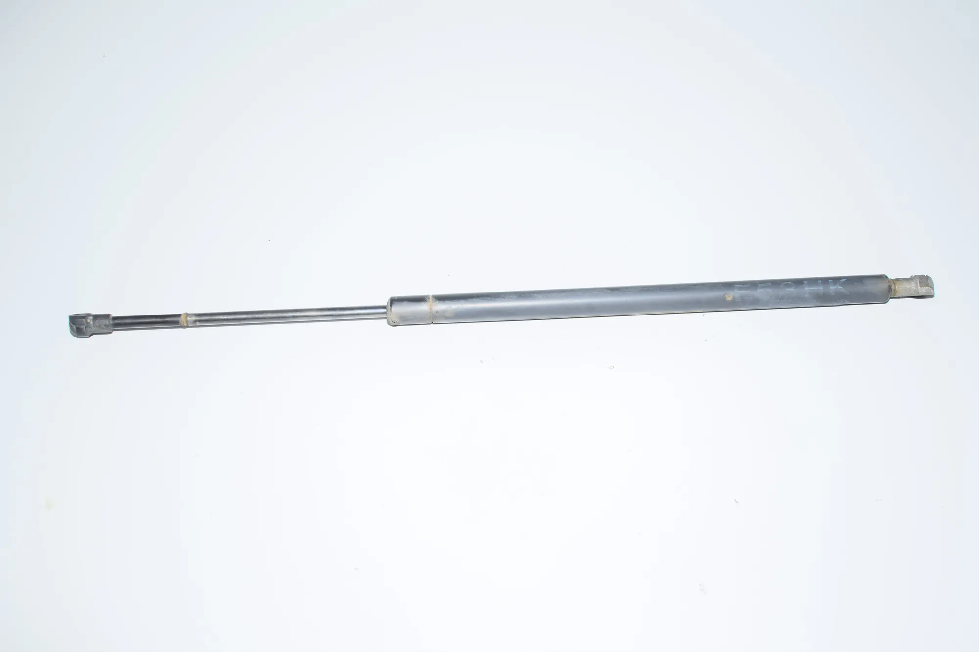 Left Side Tailgate Gas Strut – OEM 8402405 · BMW X5 (E53) 3.0 d 2004