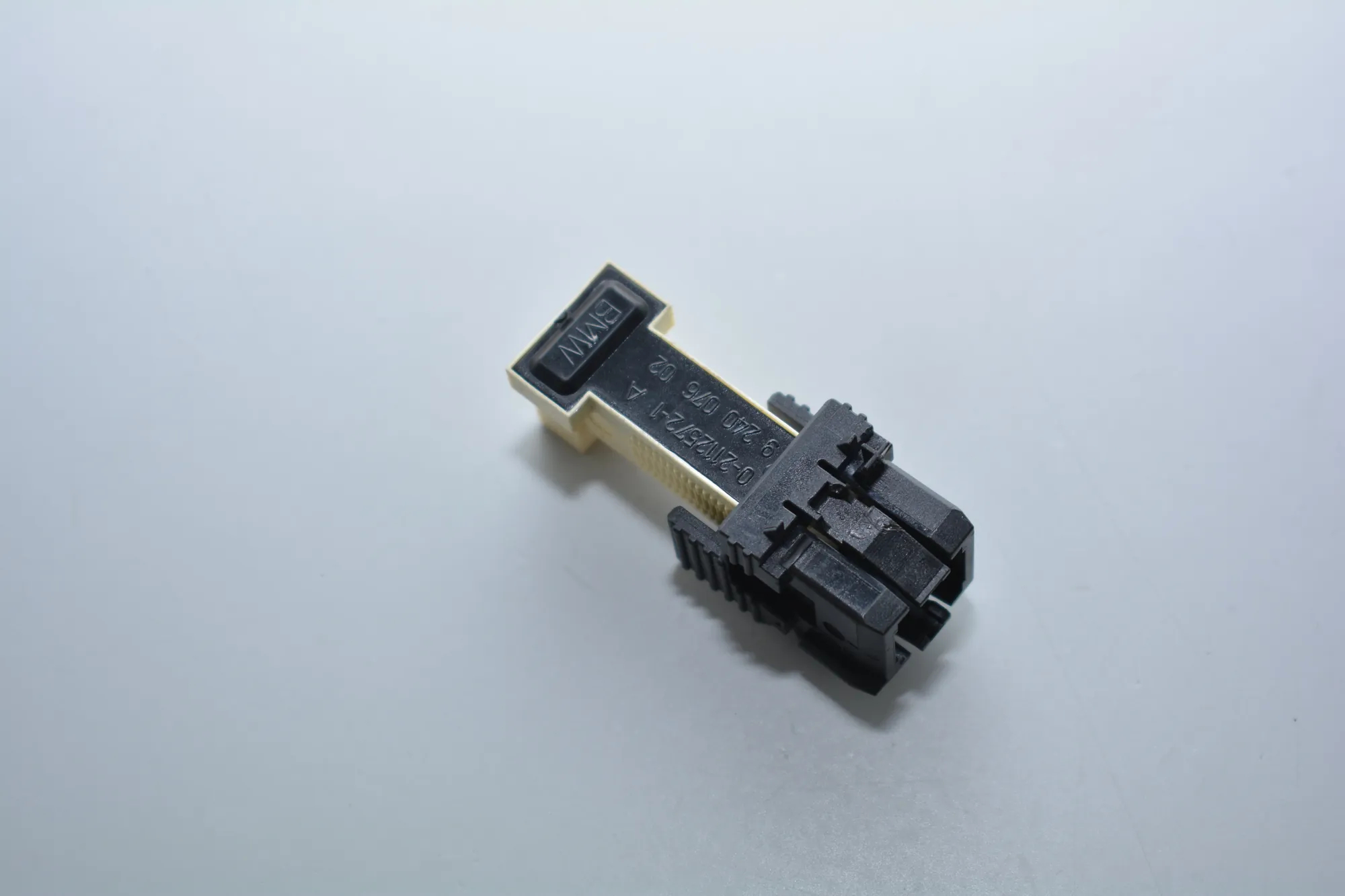 Brake Pedal Sensor – OEM 9240076 · BMW i3 (I01) Hybrid 2016 – 4