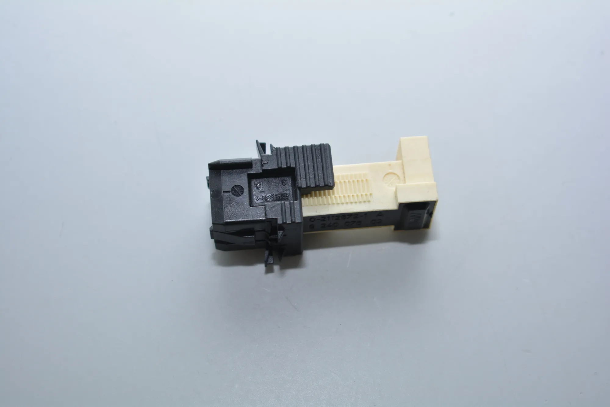 Brake Pedal Sensor – OEM 9240076 · BMW i3 (I01) Hybrid 2016 – 3