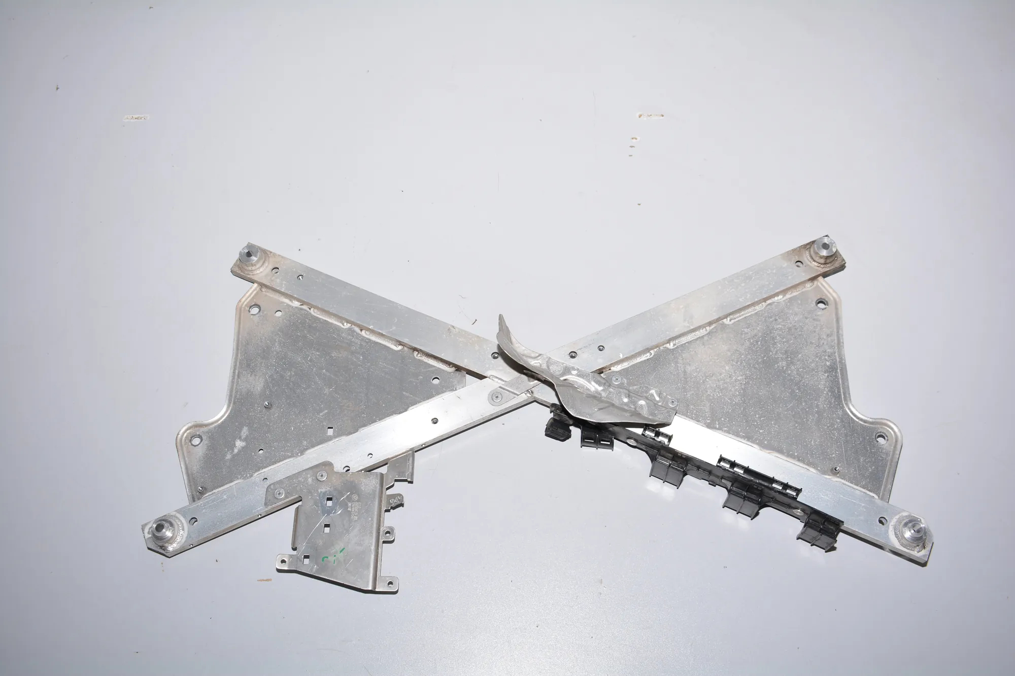 Other Underbody Cover – OEM 6818825 · BMW i3 (I01) Hybrid 2016