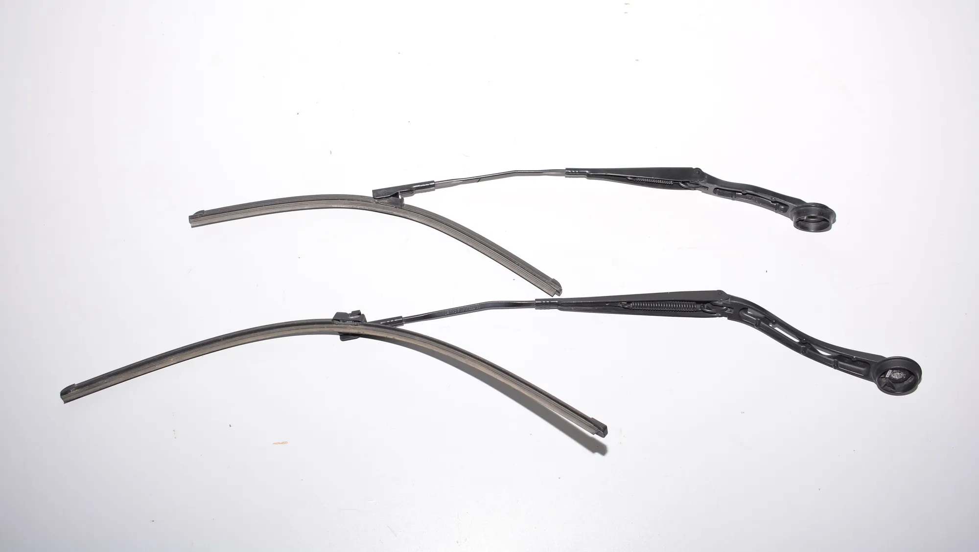 Front Wiper Arms – OEM 7322166 · BMW i3 (I01) Hybrid 2016 – 2