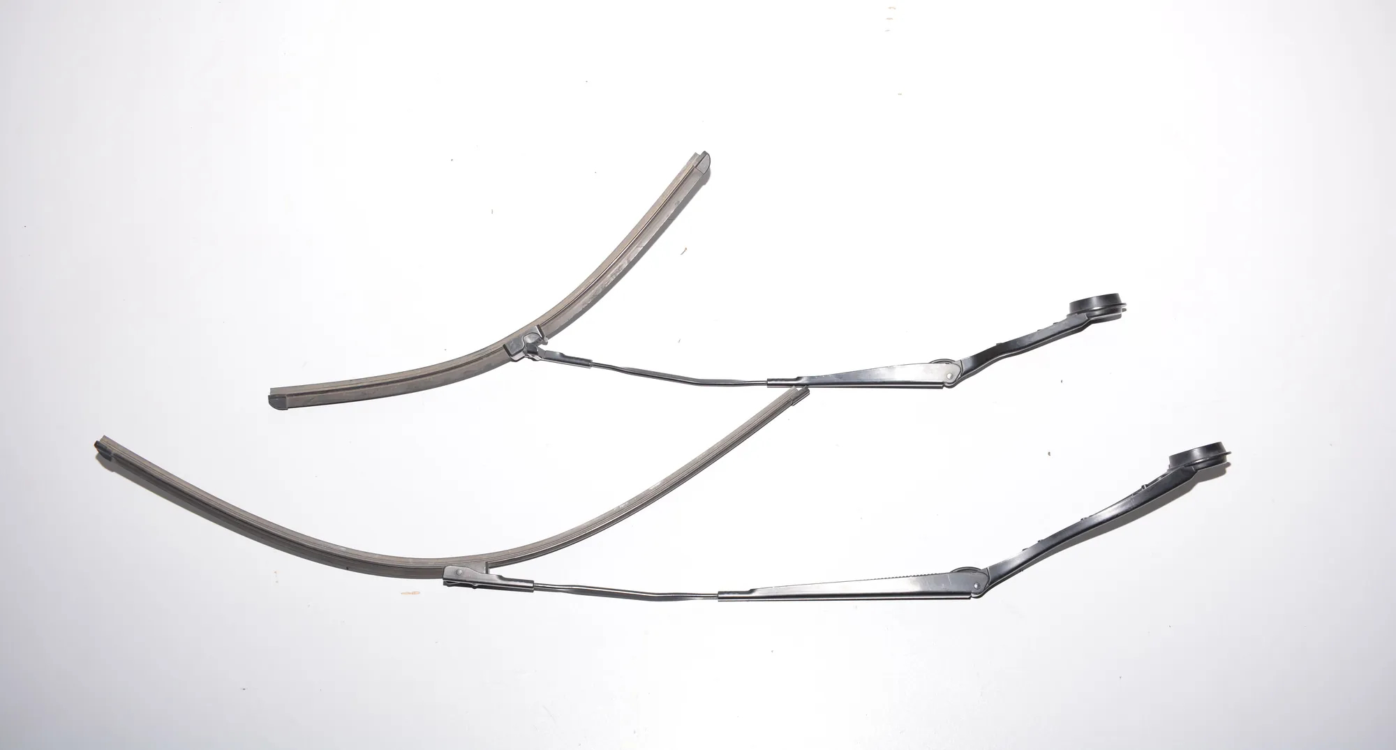 Front Wiper Arms – OEM 7322166 · BMW i3 (I01) Hybrid 2016 – 4