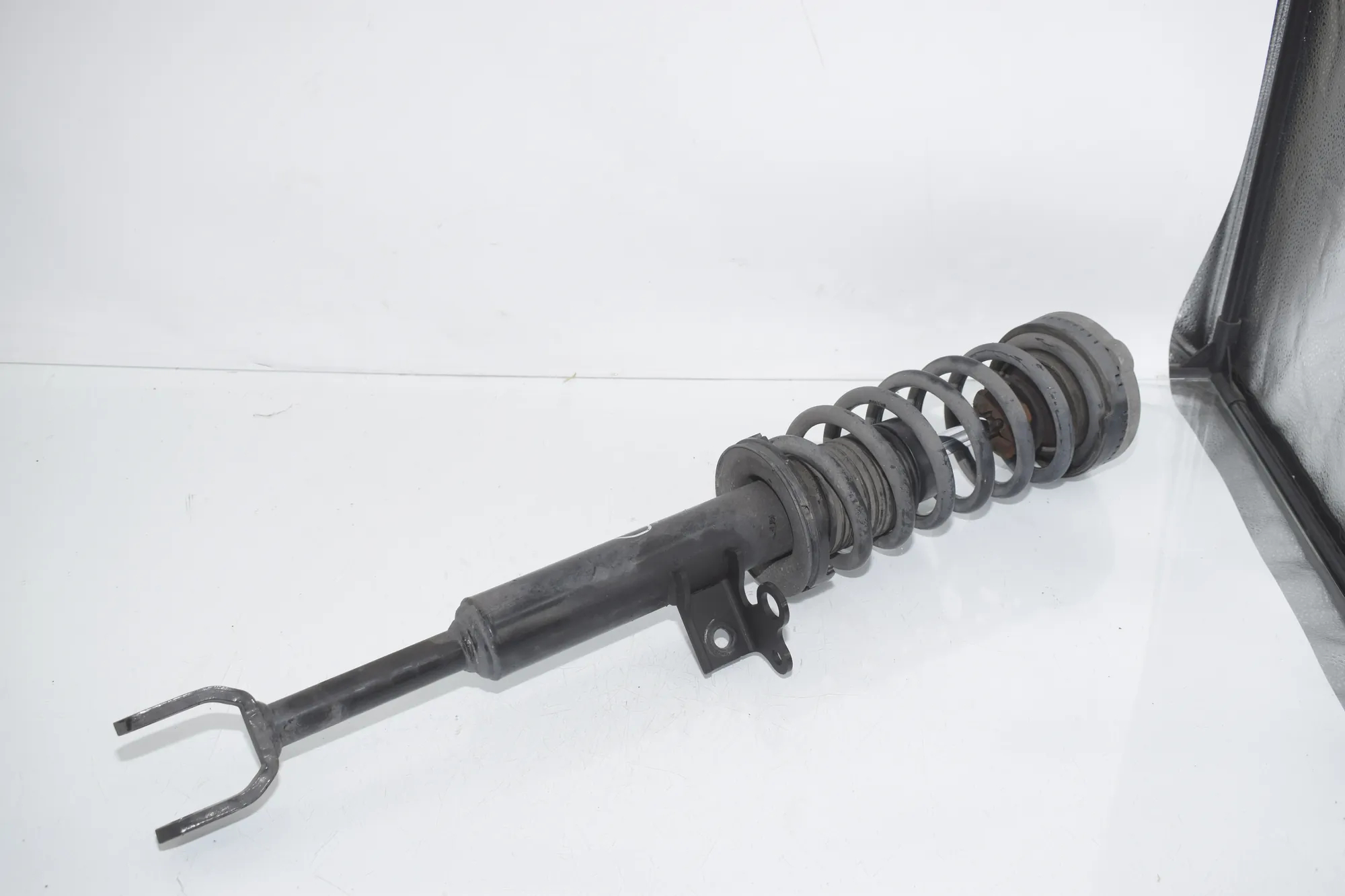 Front Right Shock Absorber – OEM 6775576 · BMW 5 (F10) 525 d 2010 – 3
