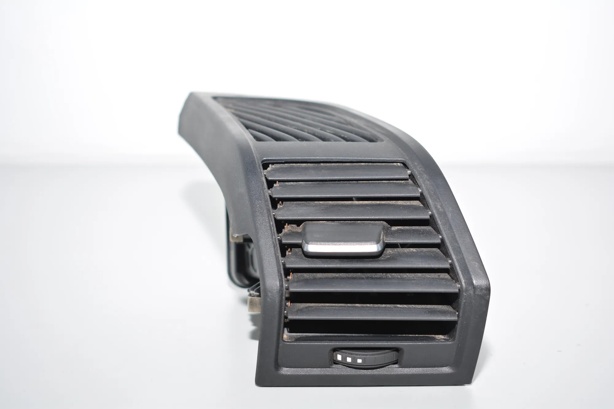 Dashboard Air Vents – OEM 9283002 · BMW i3 (I01) Hybrid 2016 – 2