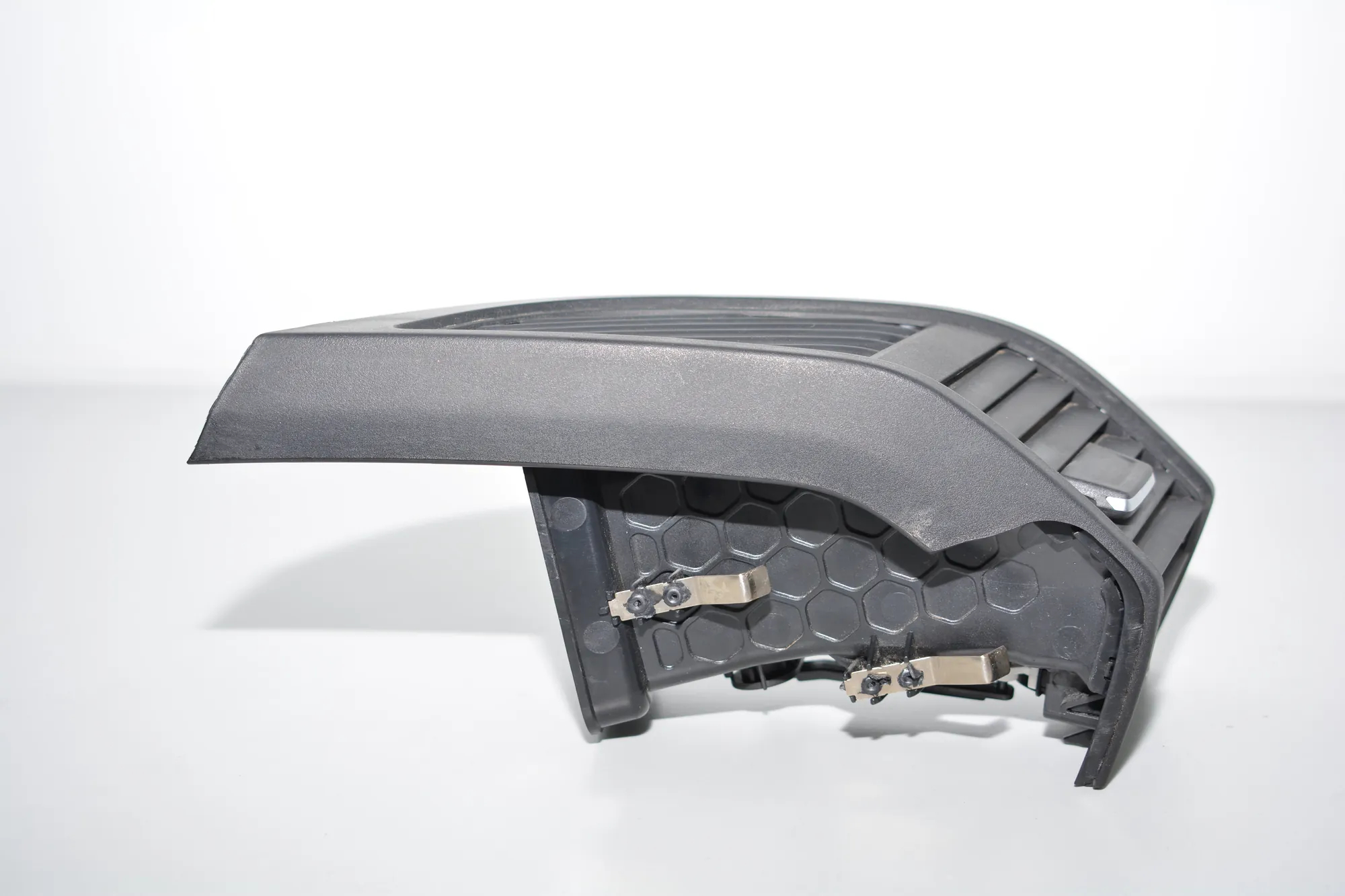 Dashboard Air Vents – OEM 9283002 · BMW i3 (I01) Hybrid 2016 – 3
