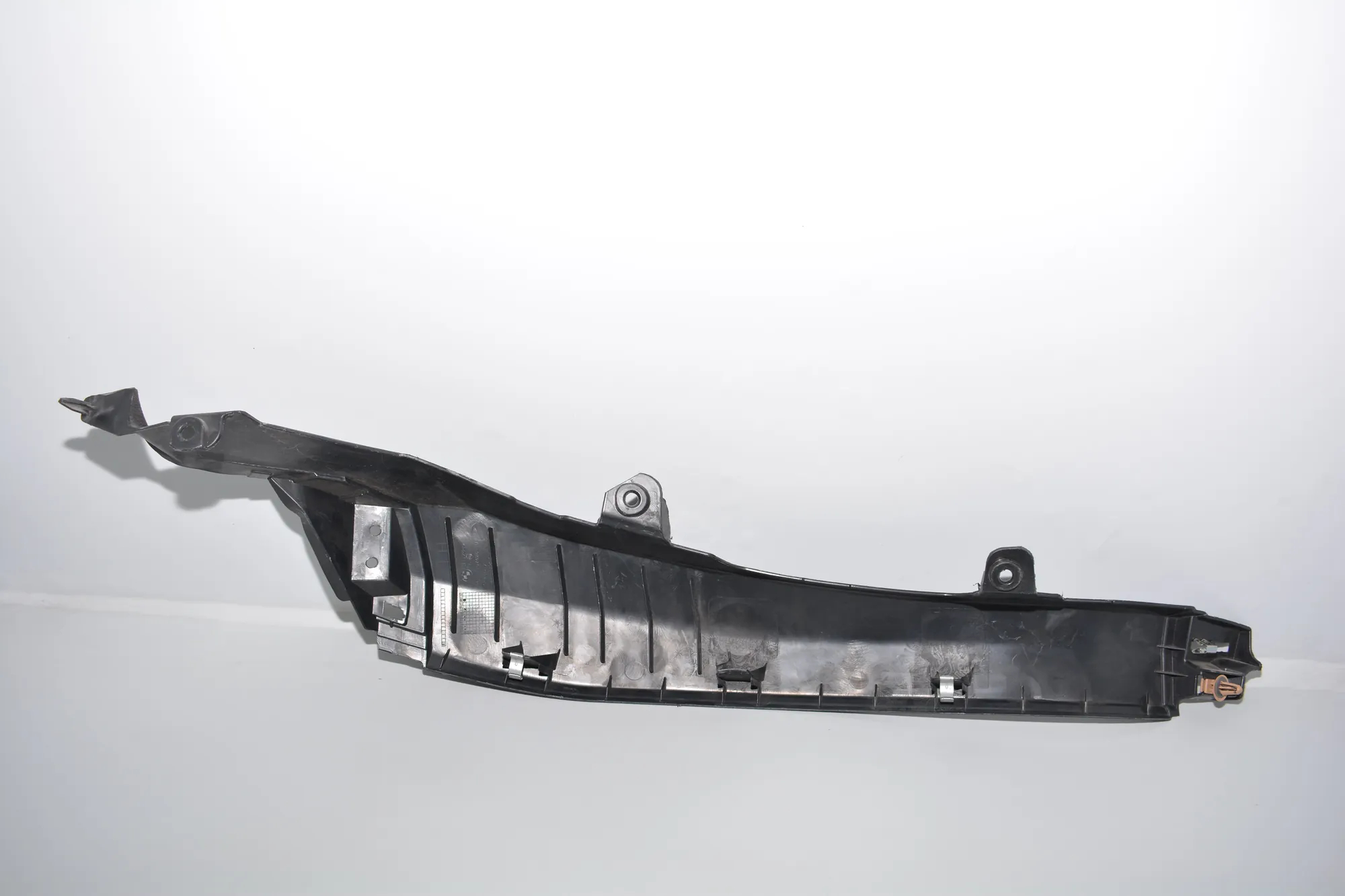 Rear Left Pillar Trim – OEM 9112885 · BMW 7 (F01, F02) BMW 7 (F01, F02) 2009 – 4