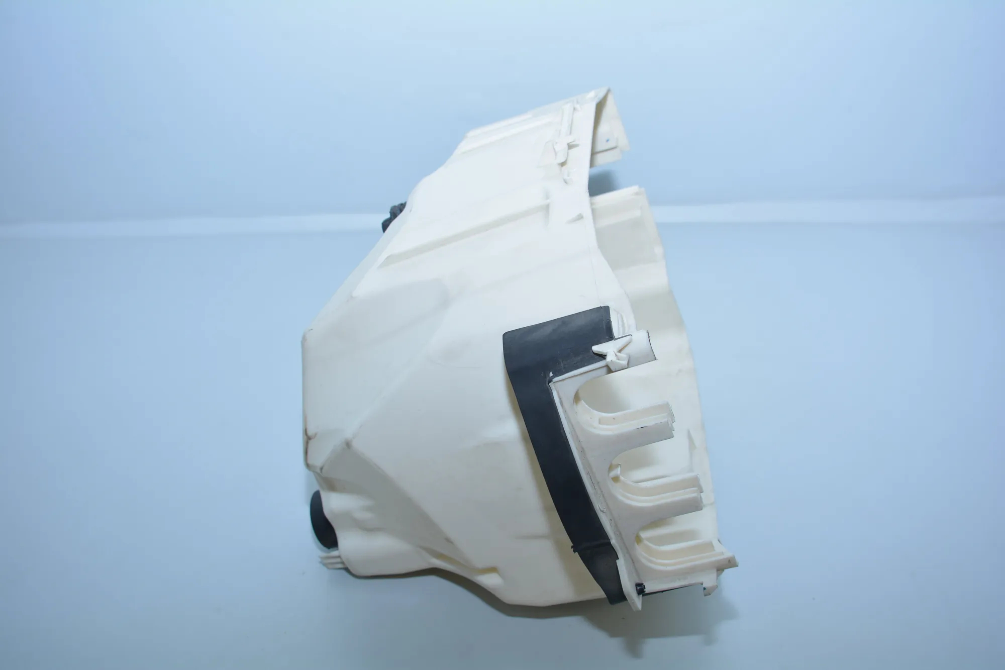Other Engine Compartment Parts – OEM 7584146 · BMW 3 Cabrio (E93) BMW 3 Cabrio (E93) 2011
