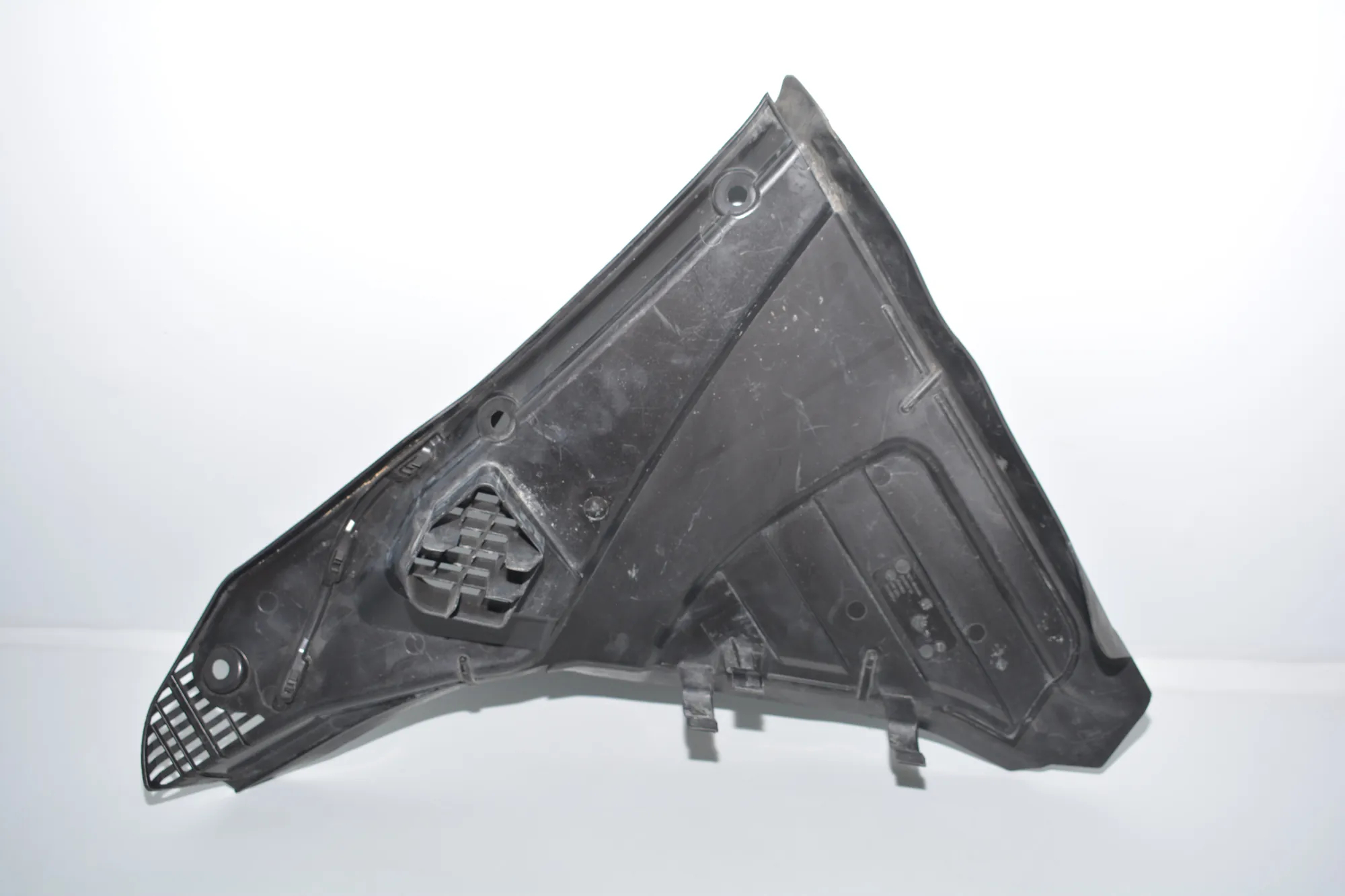 Other Body Parts – OEM 6987601 · BMW 7 (F01, F02) BMW 7 (F01, F02) 2009 – 3