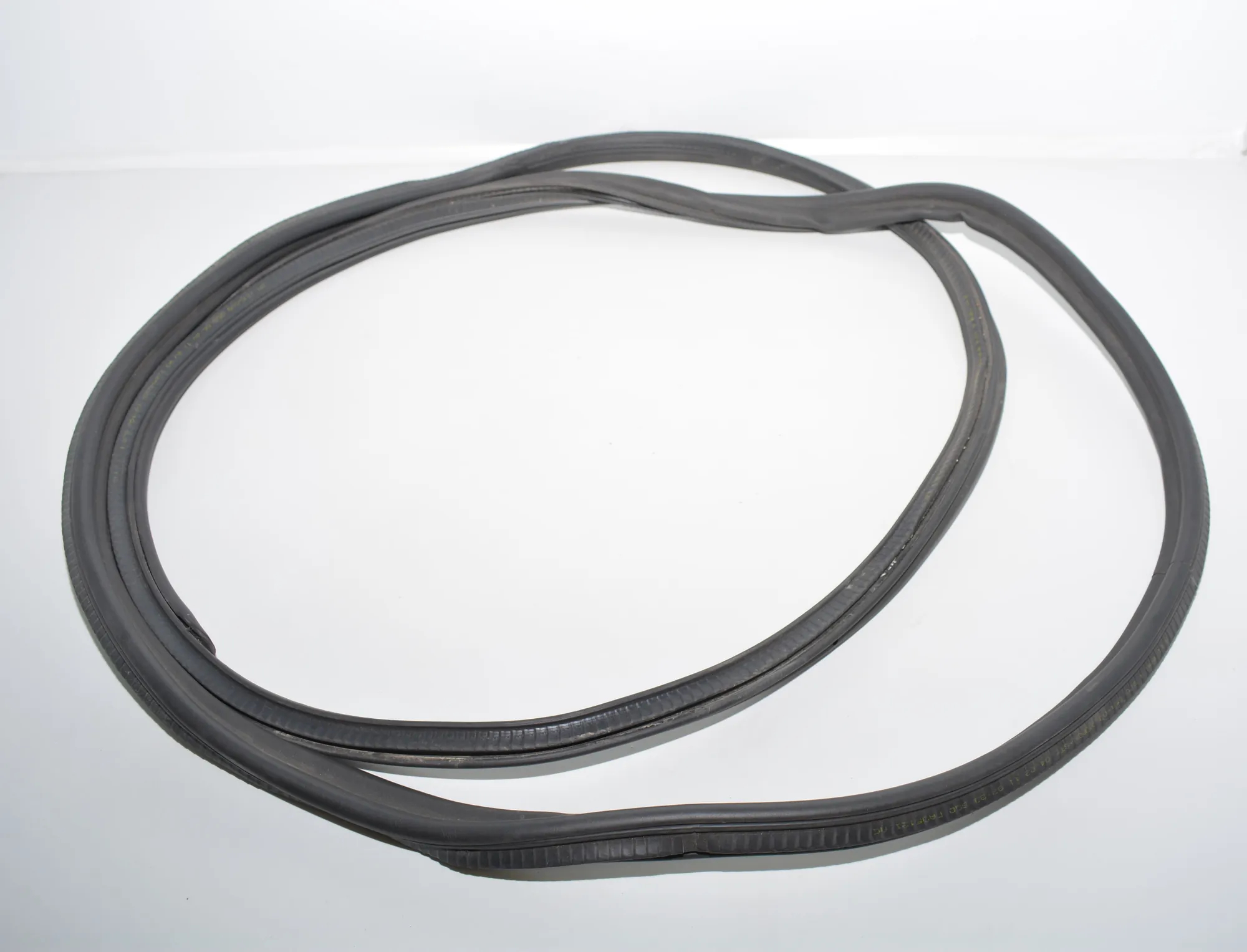 Tailgate Rubber Seal – OEM 4878854 · BMW 5 Touring (F11) BMW 5 Touring (F11) 2010 – 2