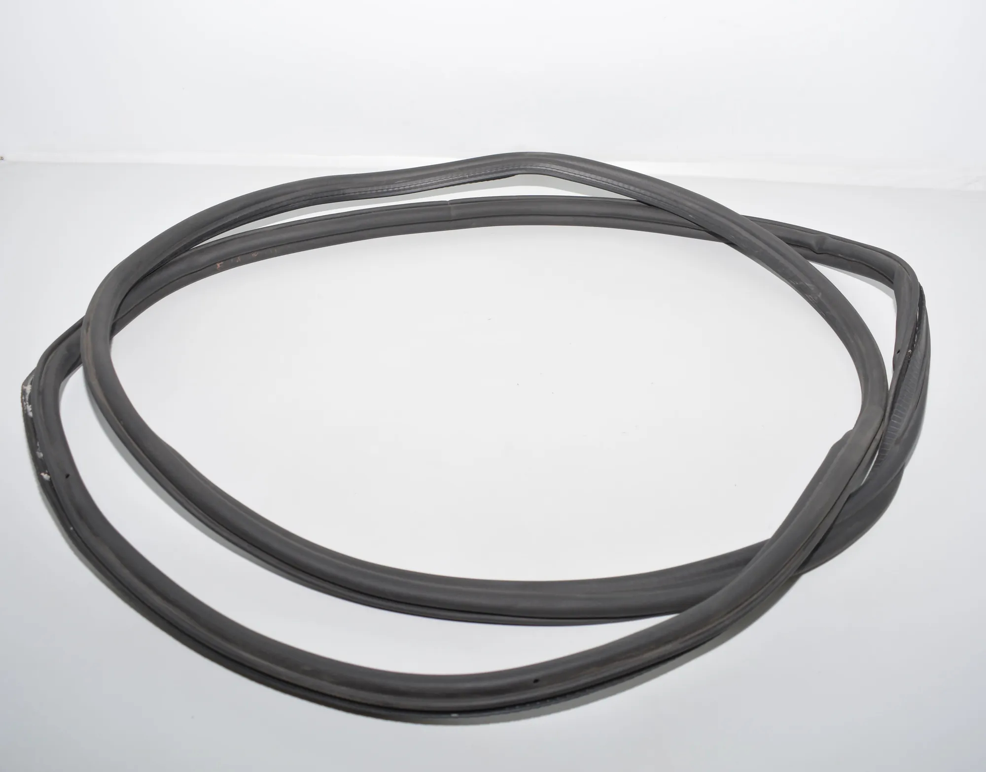 Tailgate Rubber Seal – OEM 4878854 · BMW 5 Touring (F11) BMW 5 Touring (F11) 2010
