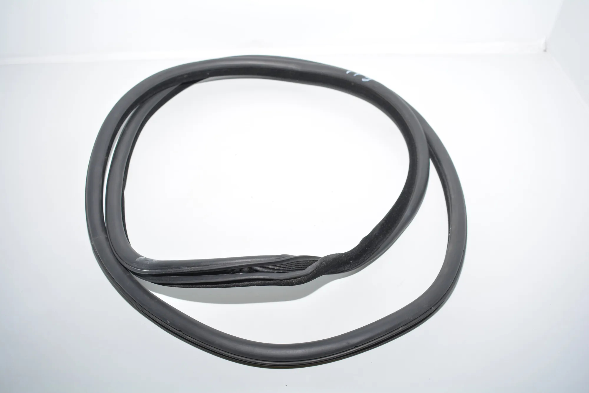 Rear Right Door Seal Rubber – OEM 7199775 · BMW 5 Touring (F11) BMW 5 Touring (F11) 2013 – 2