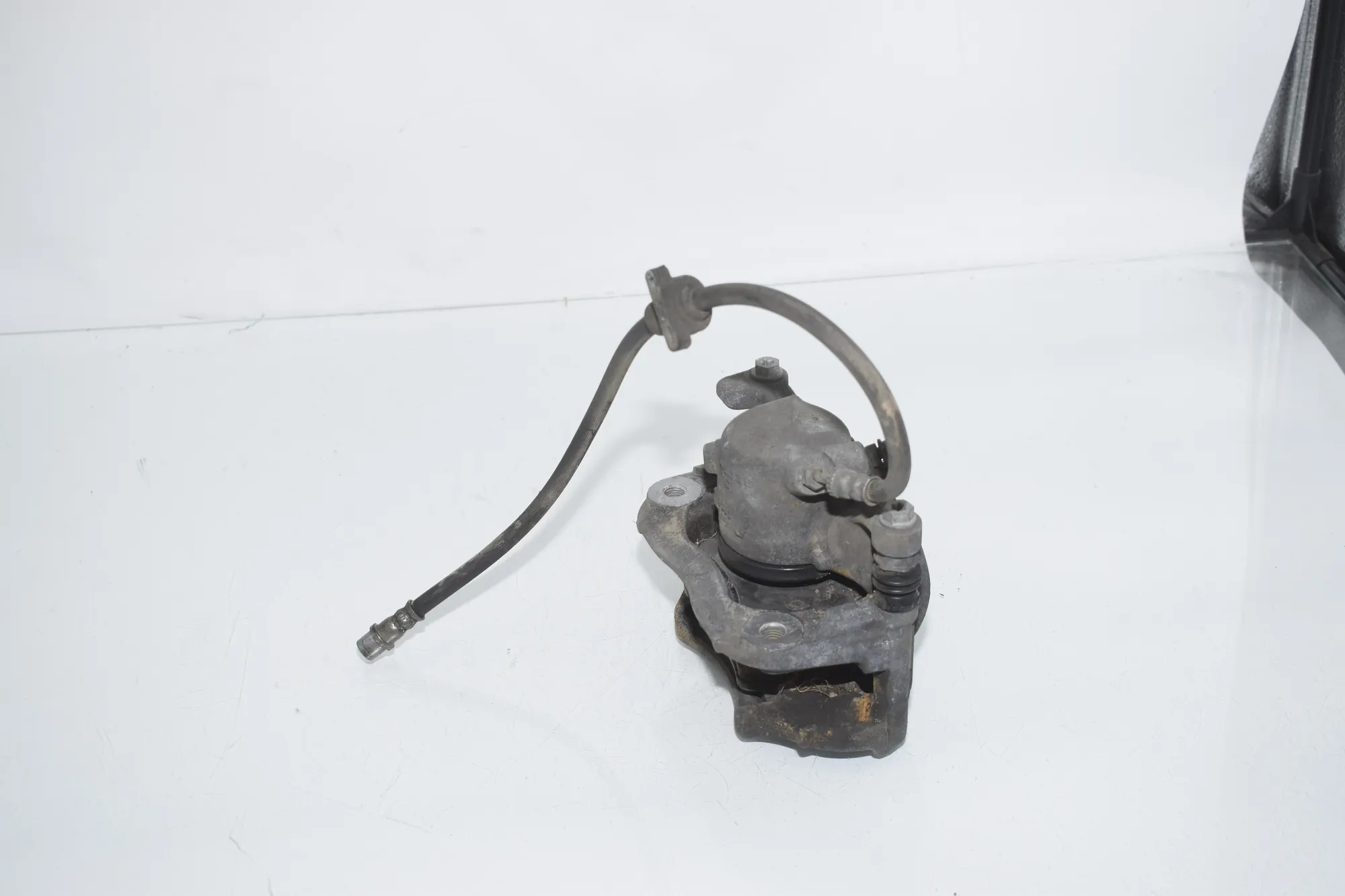 Front Left Brake Caliper – OEM 6860266 · BMW 3 Touring (G21) (2019 - -) 320 d 2024 – 3