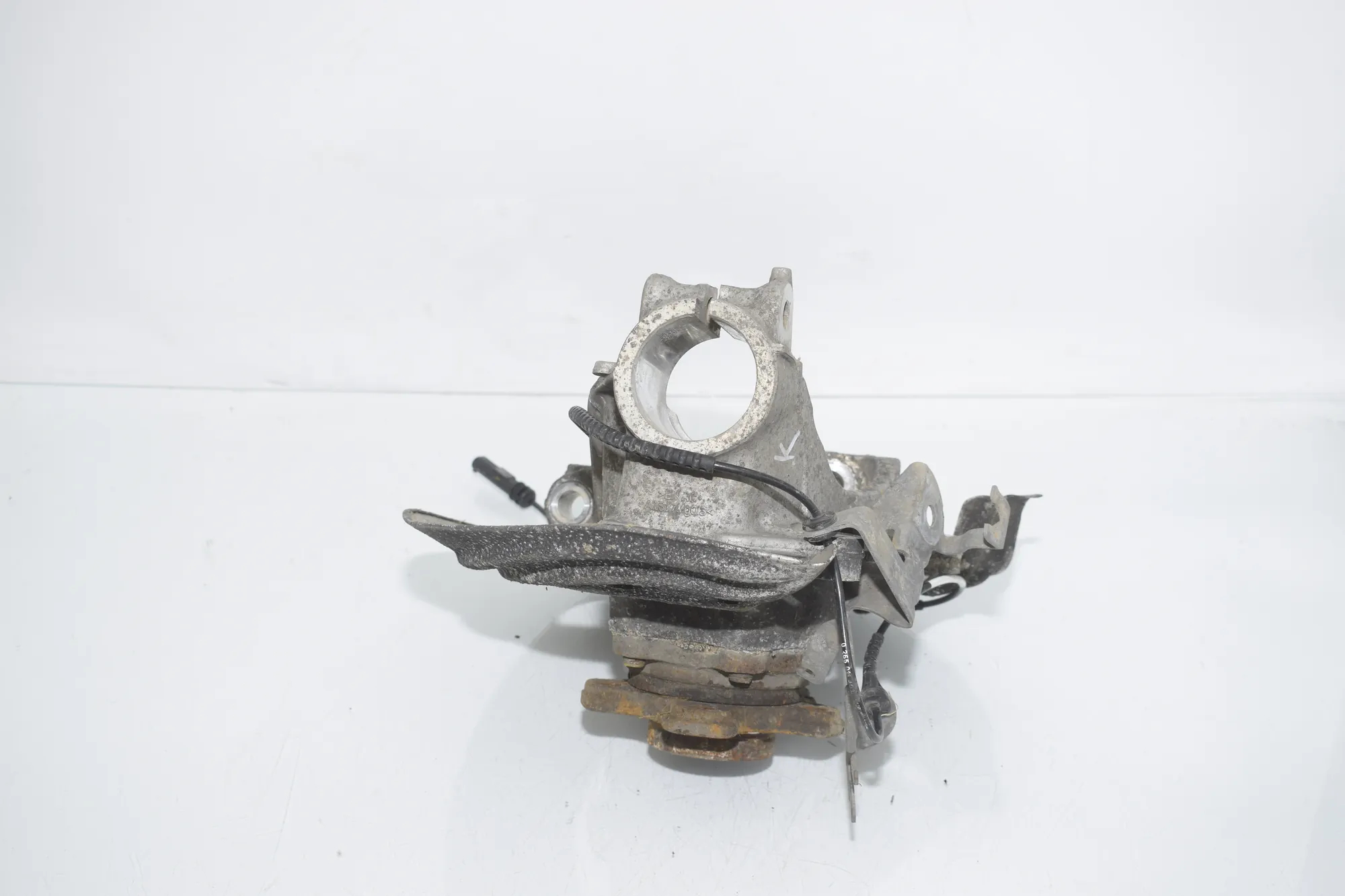 Front Left Wheel Hub – OEM 6878609 · BMW 3 Touring (G21) (2019 - -) 320 d 2024