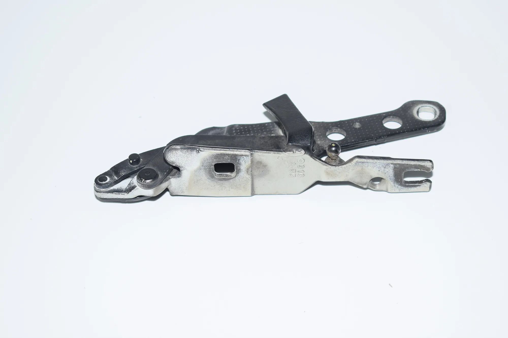 Front Right Bonnet Hinge – OEM 3411448 · BMW X3 (E83) 2.0 d 2005 – 2