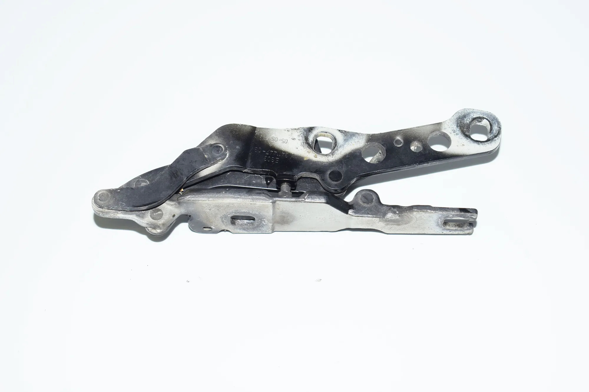Front Left Bonnet Hinge – OEM 3411447 · BMW X3 (E83) 2.0 d 2005 – 2