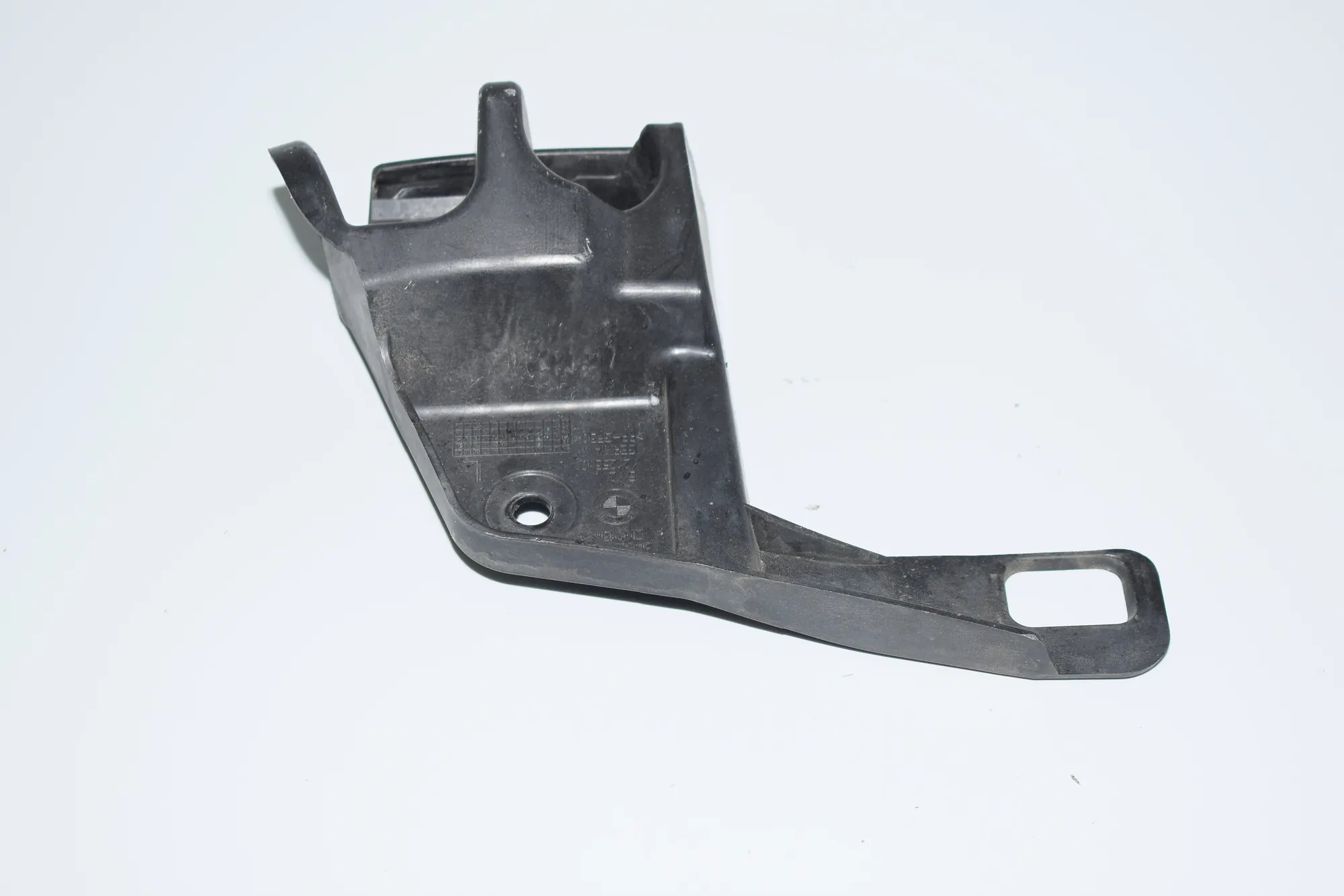 Rear Left Bumper Bracket – OEM 3400955 · BMW X3 (E83) 2.0 d 2005