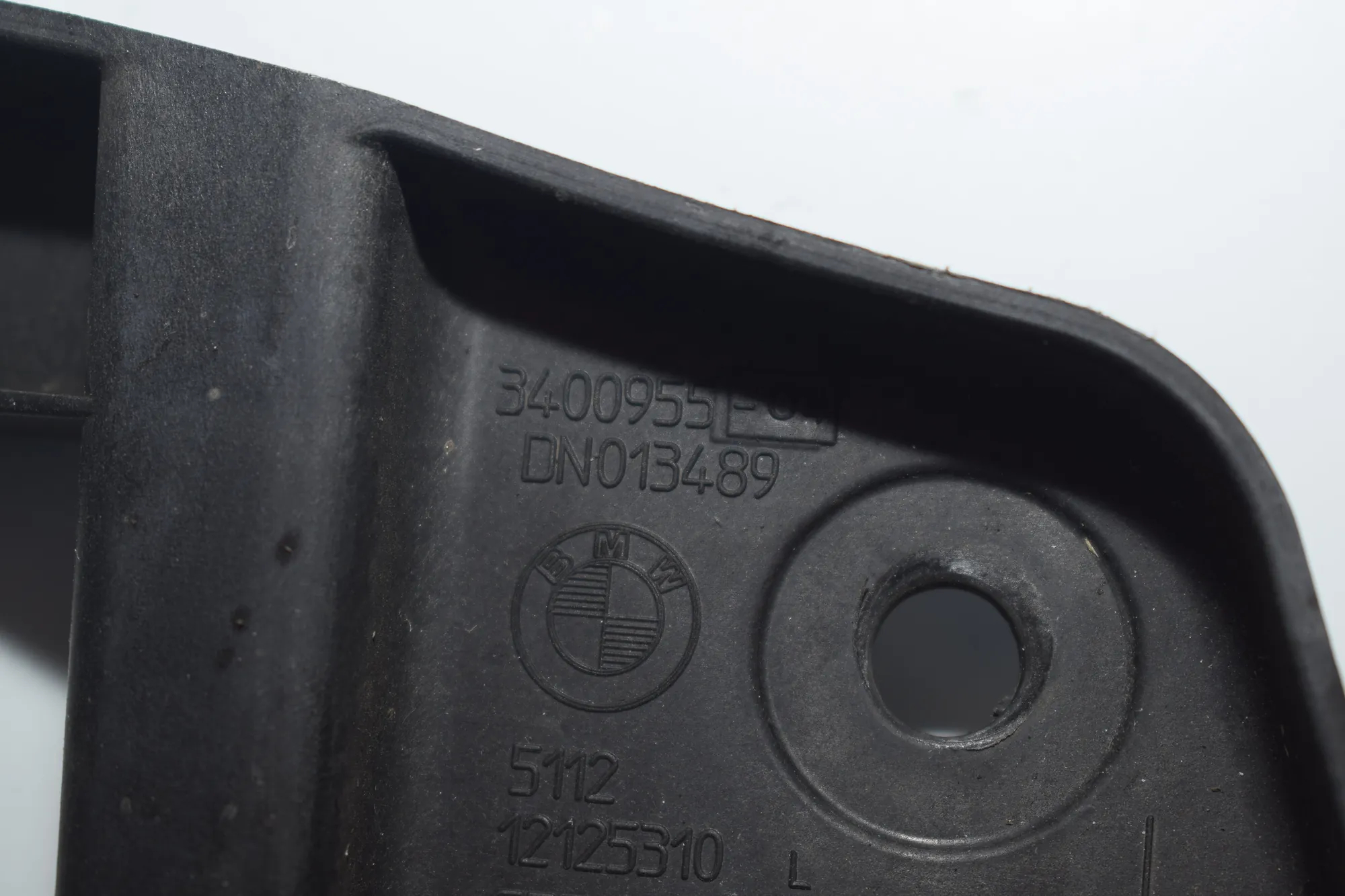 Rear Left Bumper Bracket – OEM 3400955 · BMW X3 (E83) 2.0 d 2005 – 4