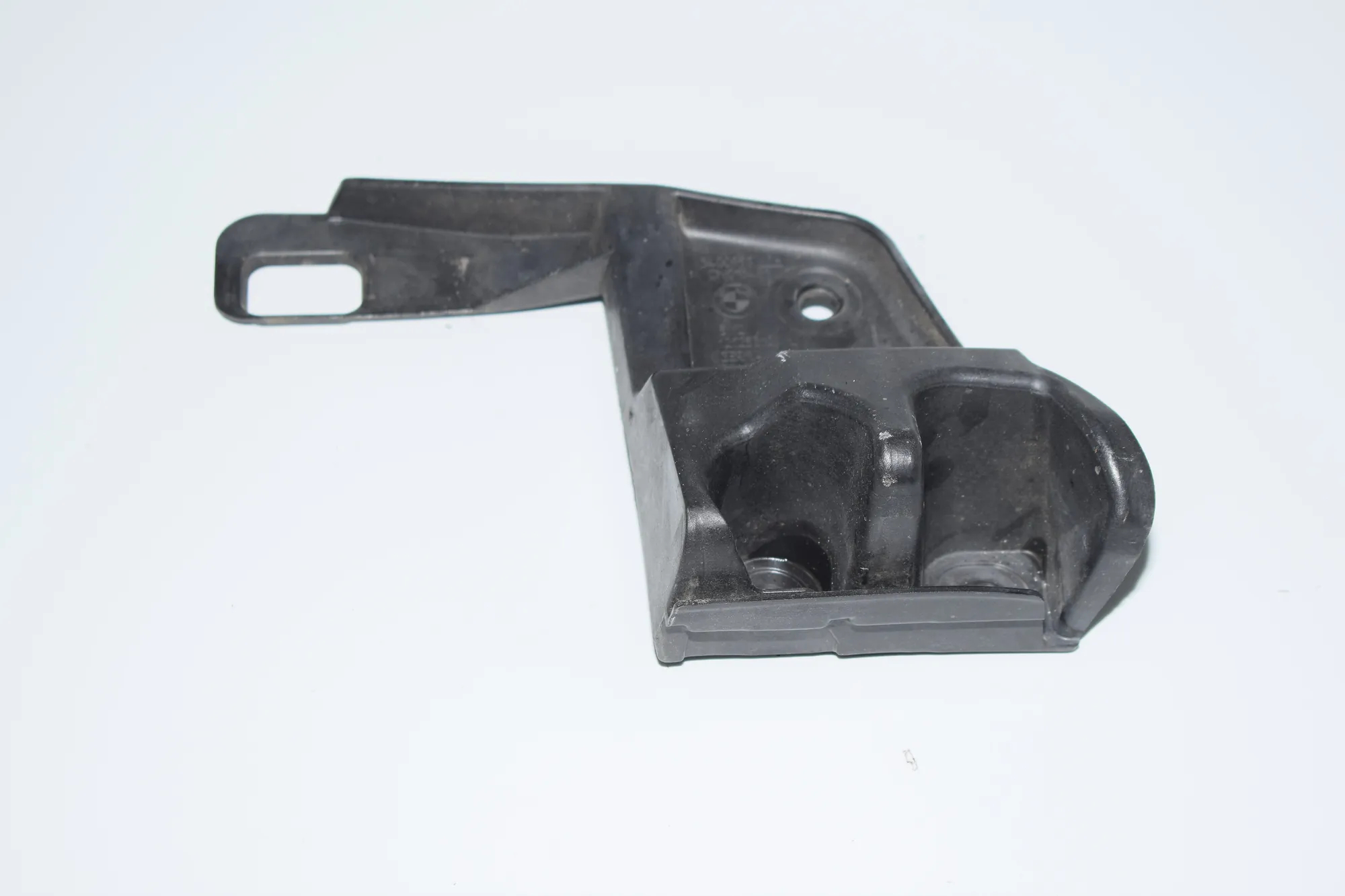 Rear Left Bumper Bracket – OEM 3400955 · BMW X3 (E83) 2.0 d 2005 – 3