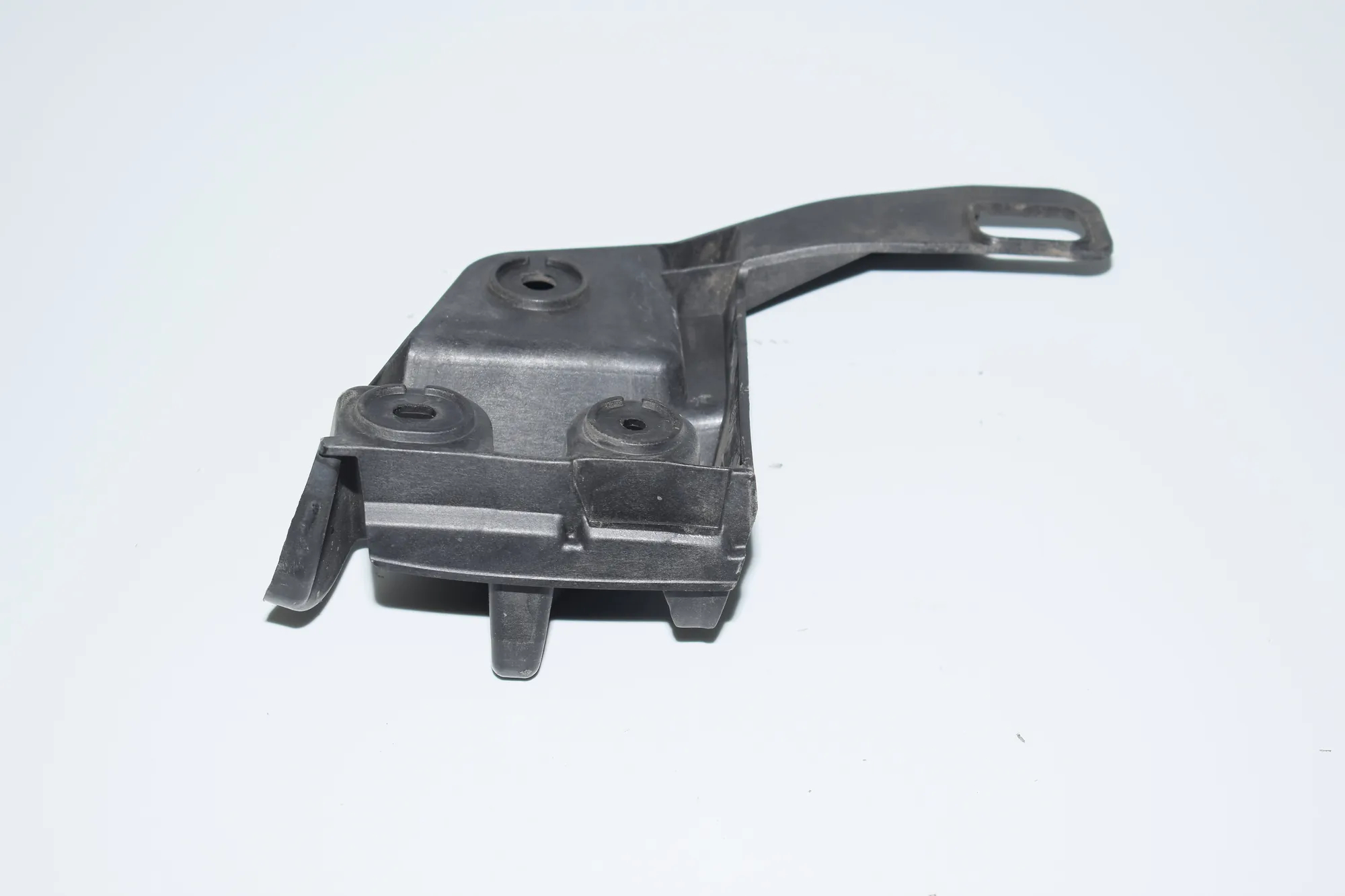 Rear Left Bumper Bracket – OEM 3400955 · BMW X3 (E83) 2.0 d 2005 – 2