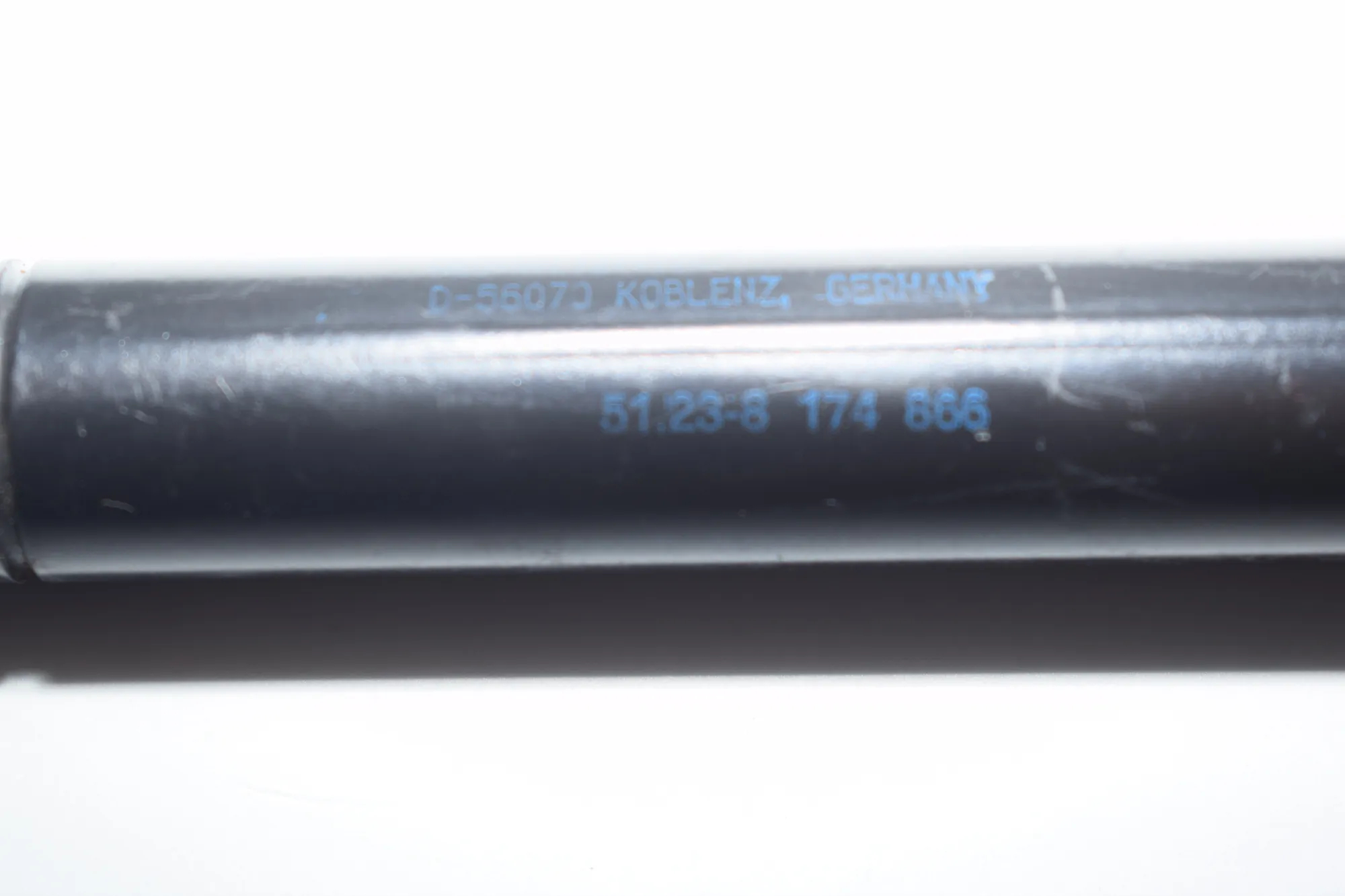 Front Left Bonnet Strut – OEM 8174866 · BMW 5 Touring (E39) 530 d 2000 – 2