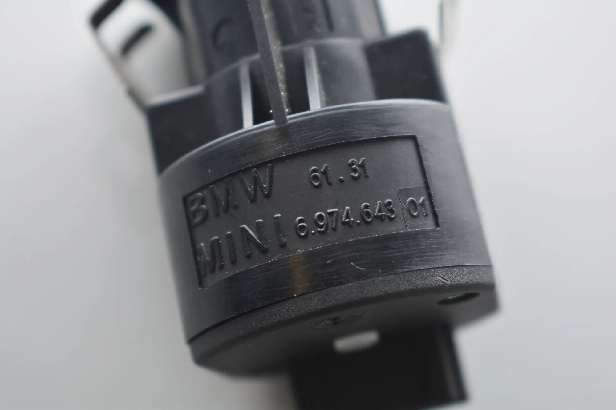SRS Switch – OEM 6974643 · BMW 1 (E87) 118 d 2008 – 4