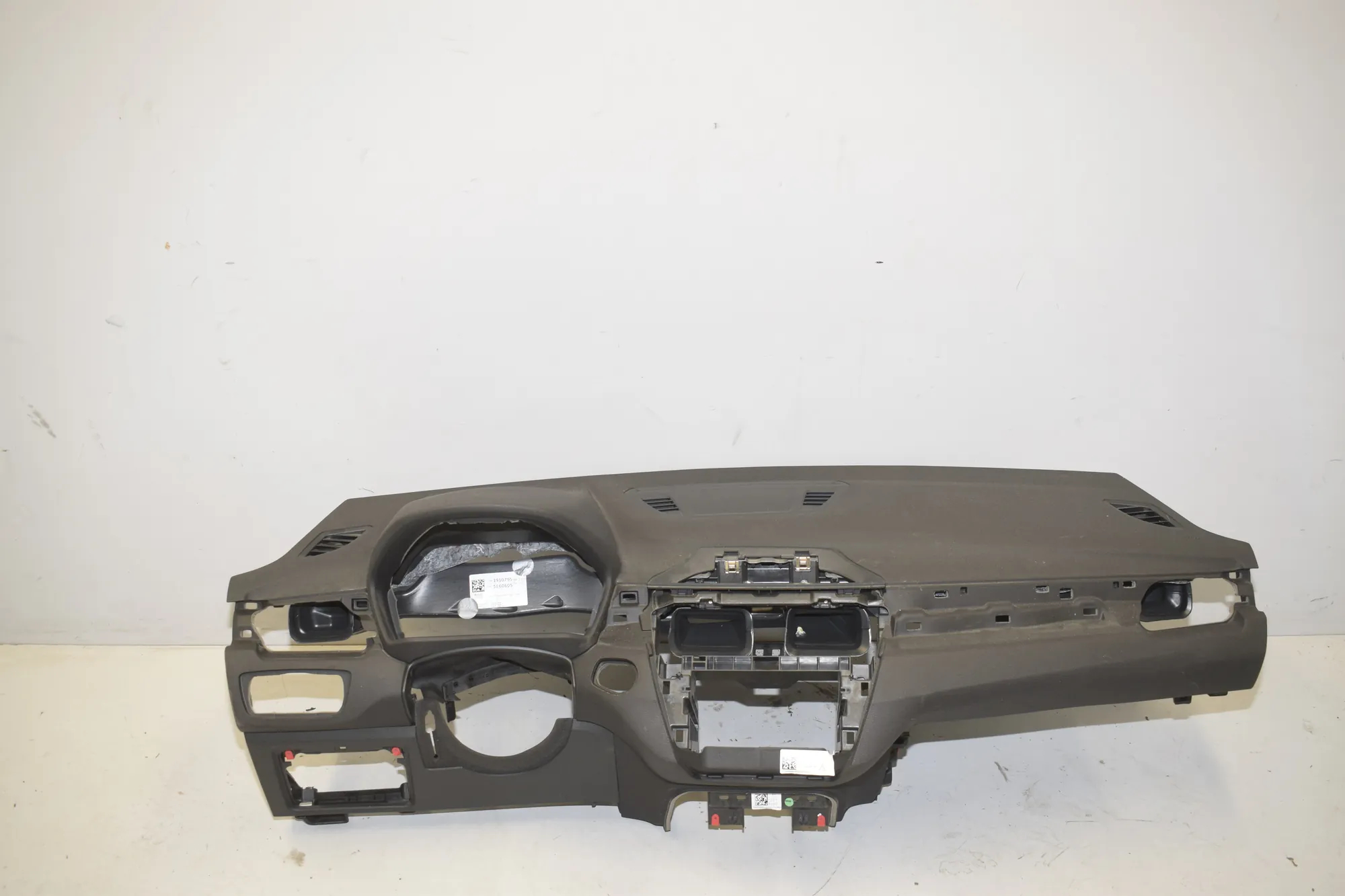 Dashboard – OEM 6969852 · BMW X1 (F48) xDrive 18 d 2016