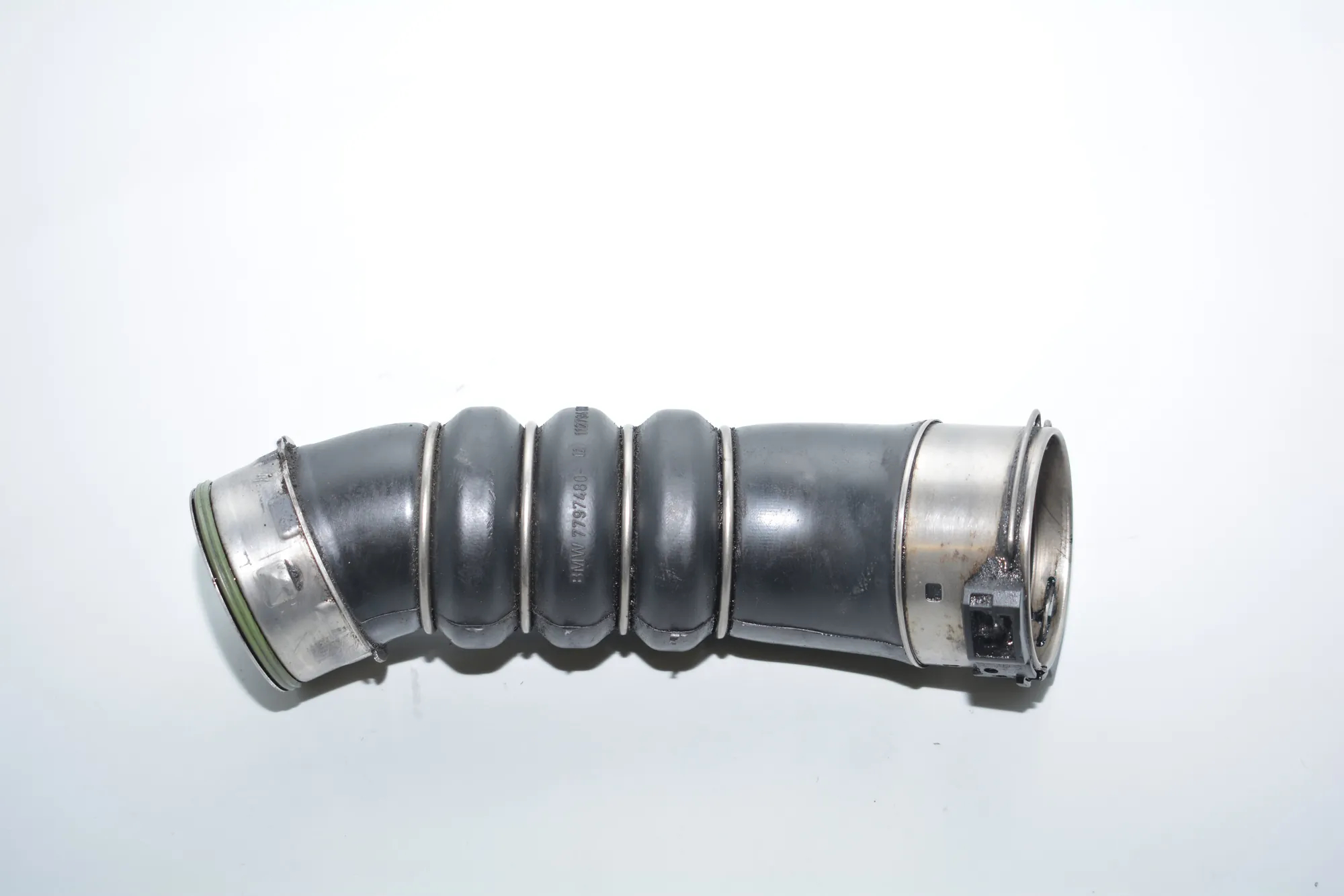 Right Side Intercooler Hose – OEM 7797480 · BMW 1 (E87) 118 d 2008