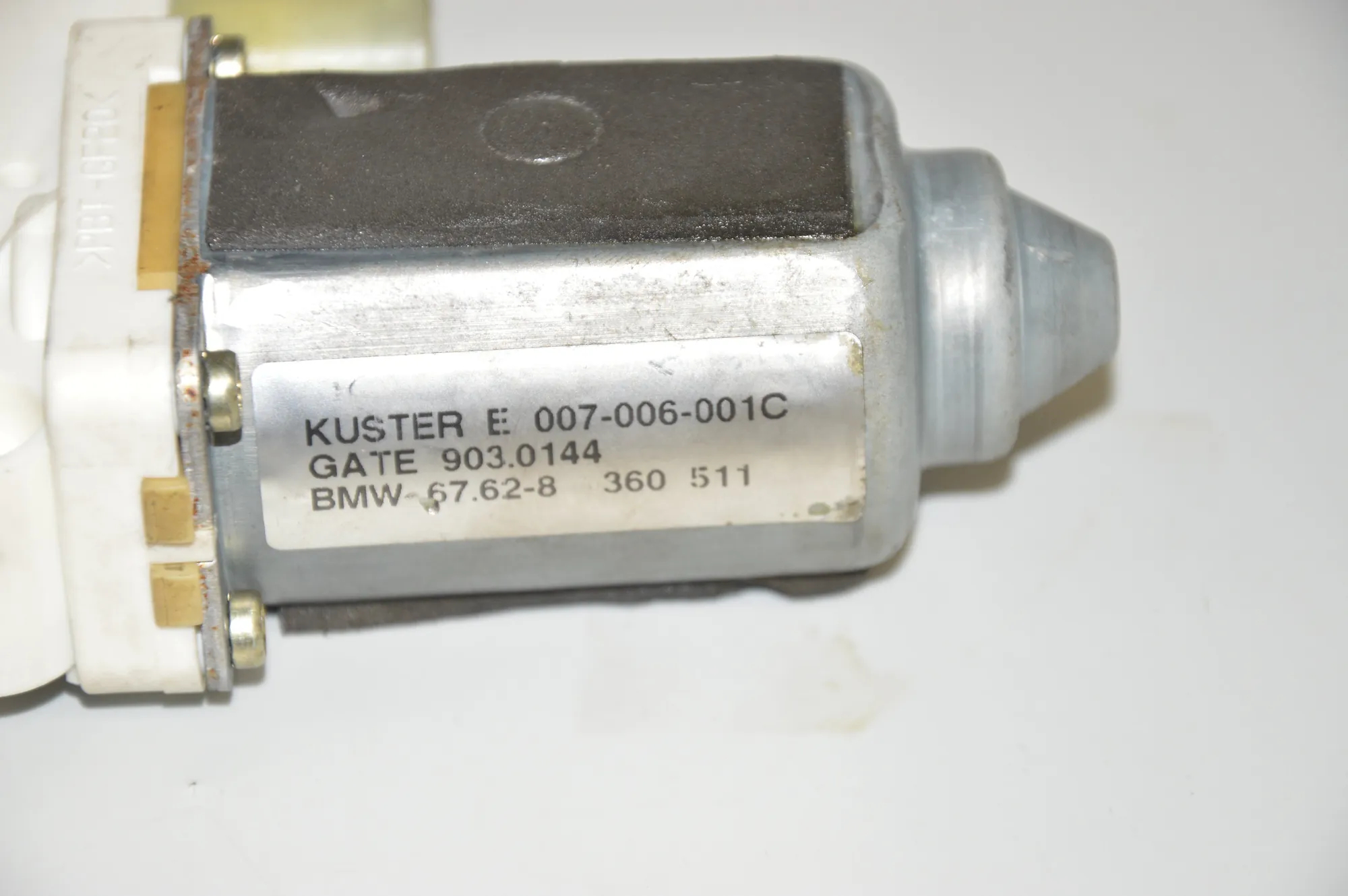 Front Left Door Window Regulator Motor – OEM 8360511 · BMW 5 (E39) BMW 5 (E39) 2001 – 10