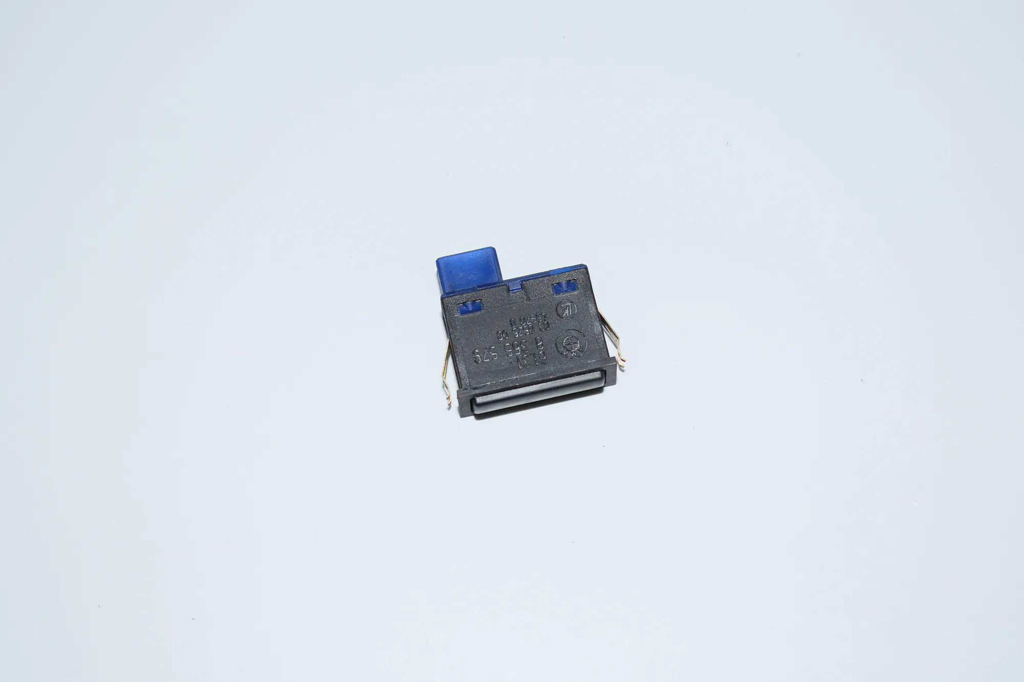 Tailgate Open Switch – OEM 8365579 · BMW 5 Touring (E39) 530 d 2001 – 2