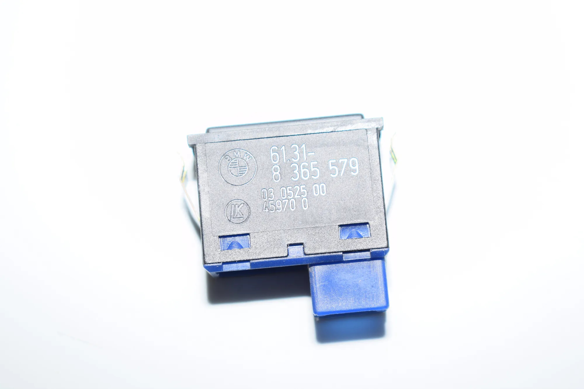 Tailgate Open Switch – OEM 8365579 · BMW 5 Touring (E39) 530 d 2001 – 3