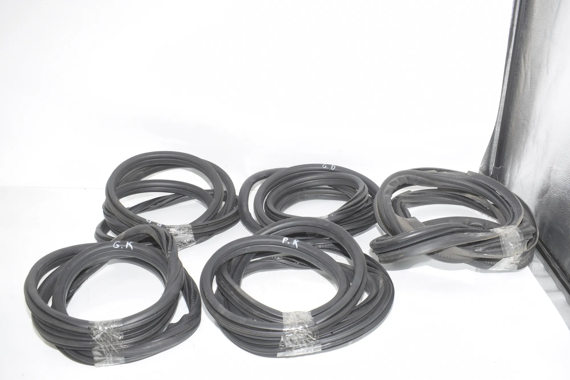 Front Left Door Seal Rubber – OEM 7440033 · BMW X1 (F48) xDrive 18 d 2016