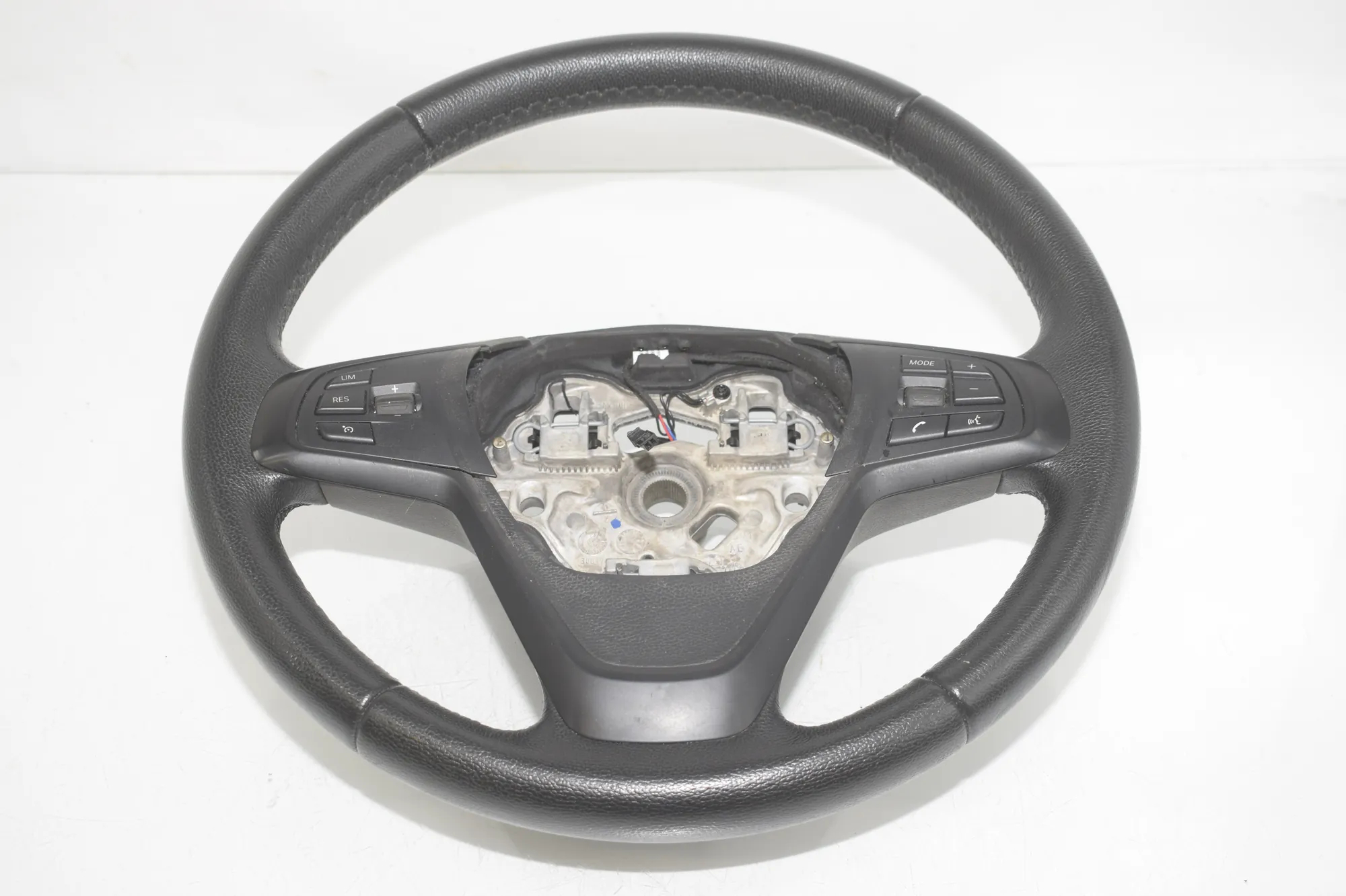 Steering Wheel – OEM 6860278 · BMW X1 (F48) xDrive 18 d 2016
