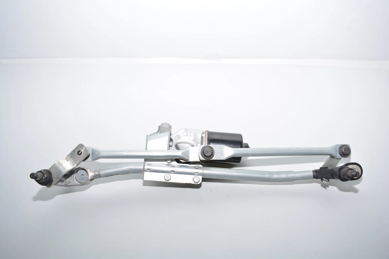Front Windshield Wiper Mechanism – OEM 7193037 · BMW 1 (E81) 118 d 2008