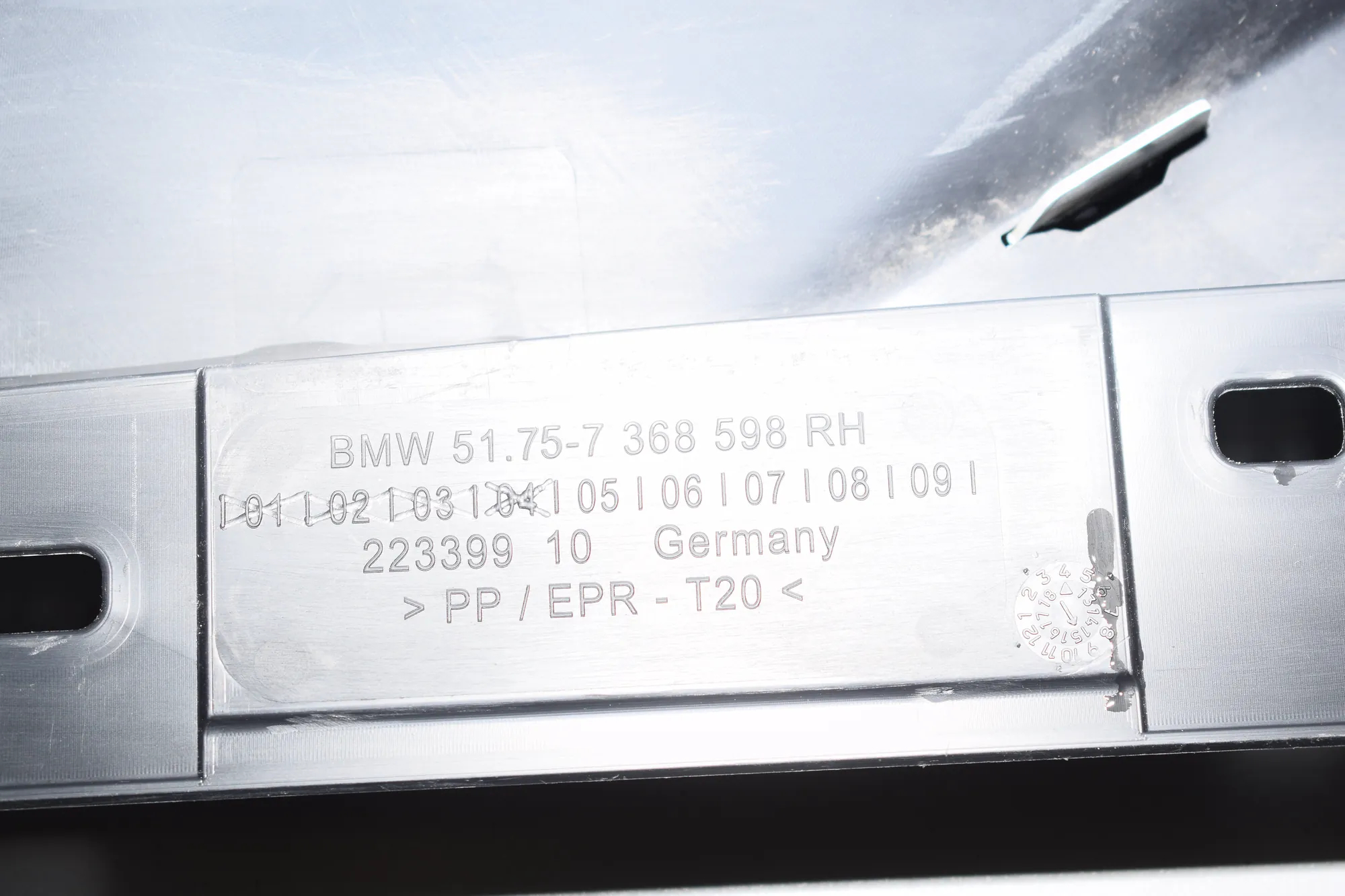 Right Side Sideskirt – OEM 7368598 · BMW i3 (I01) Electric 2015 – 3
