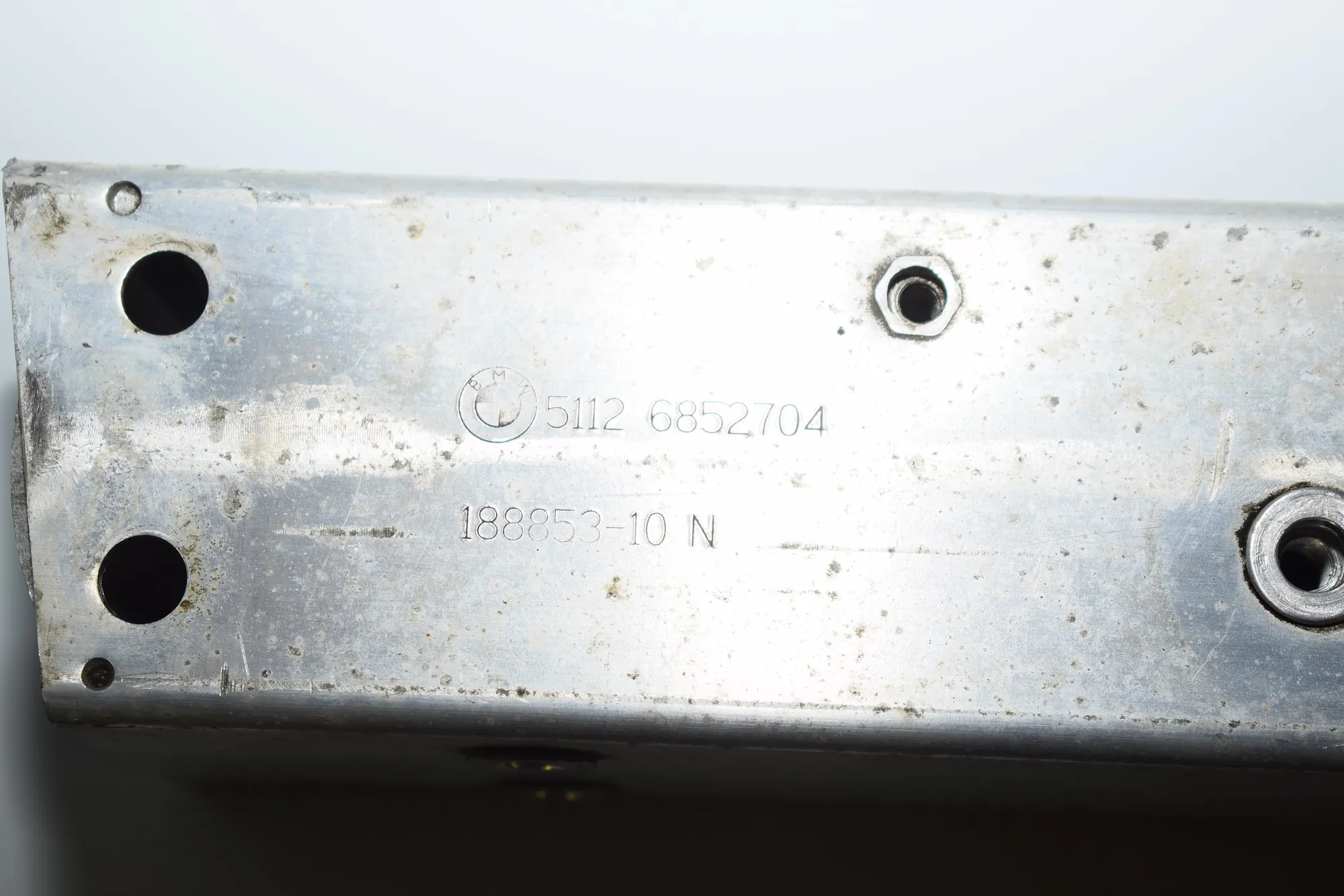 Rear Right Bumper Bracket – OEM 6852704 · BMW i3 (I01) Electric 2015 – 3