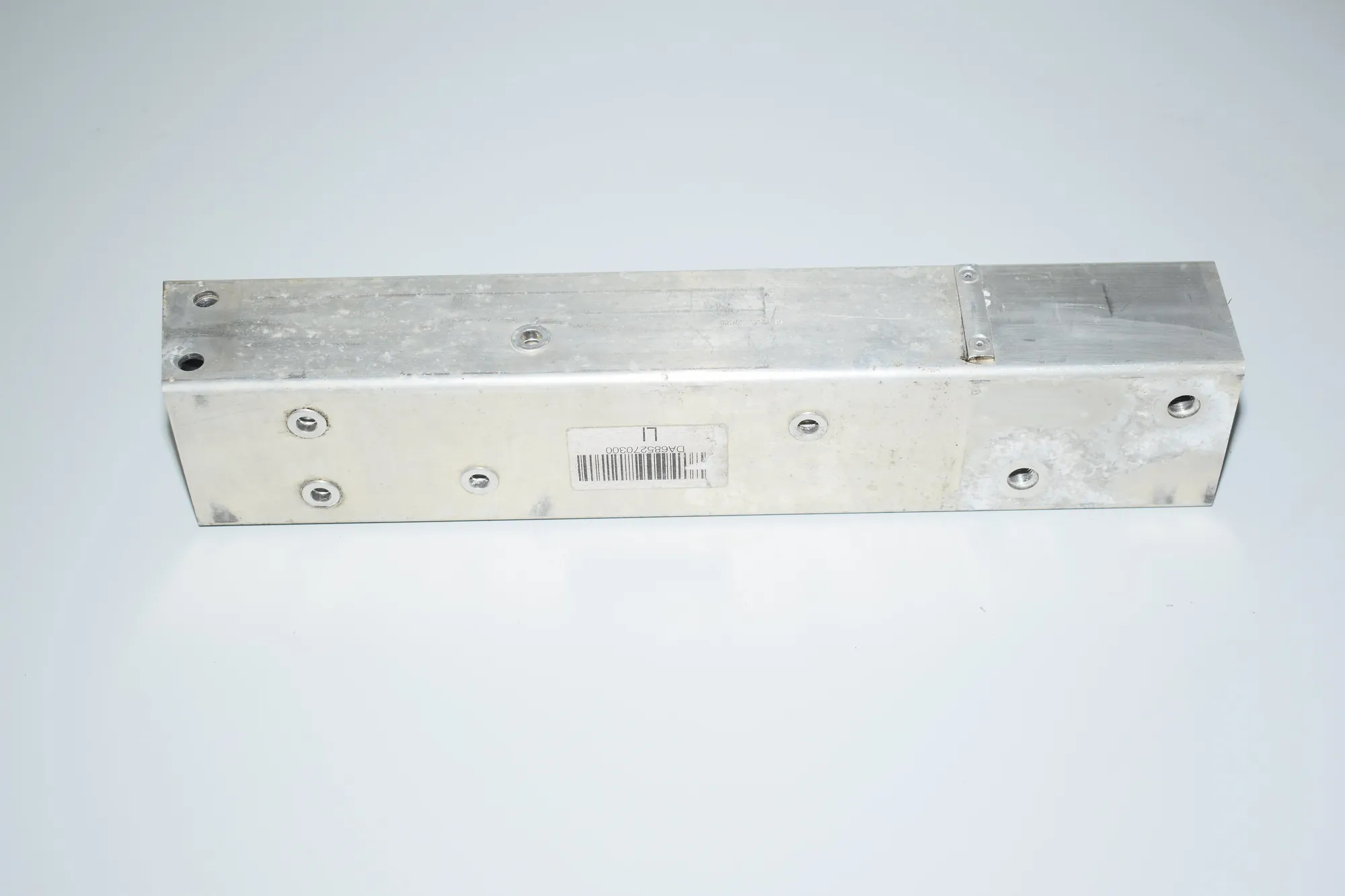 Rear Left Bumper Bracket – OEM 6852703 · BMW i3 (I01) Electric 2015 – 2