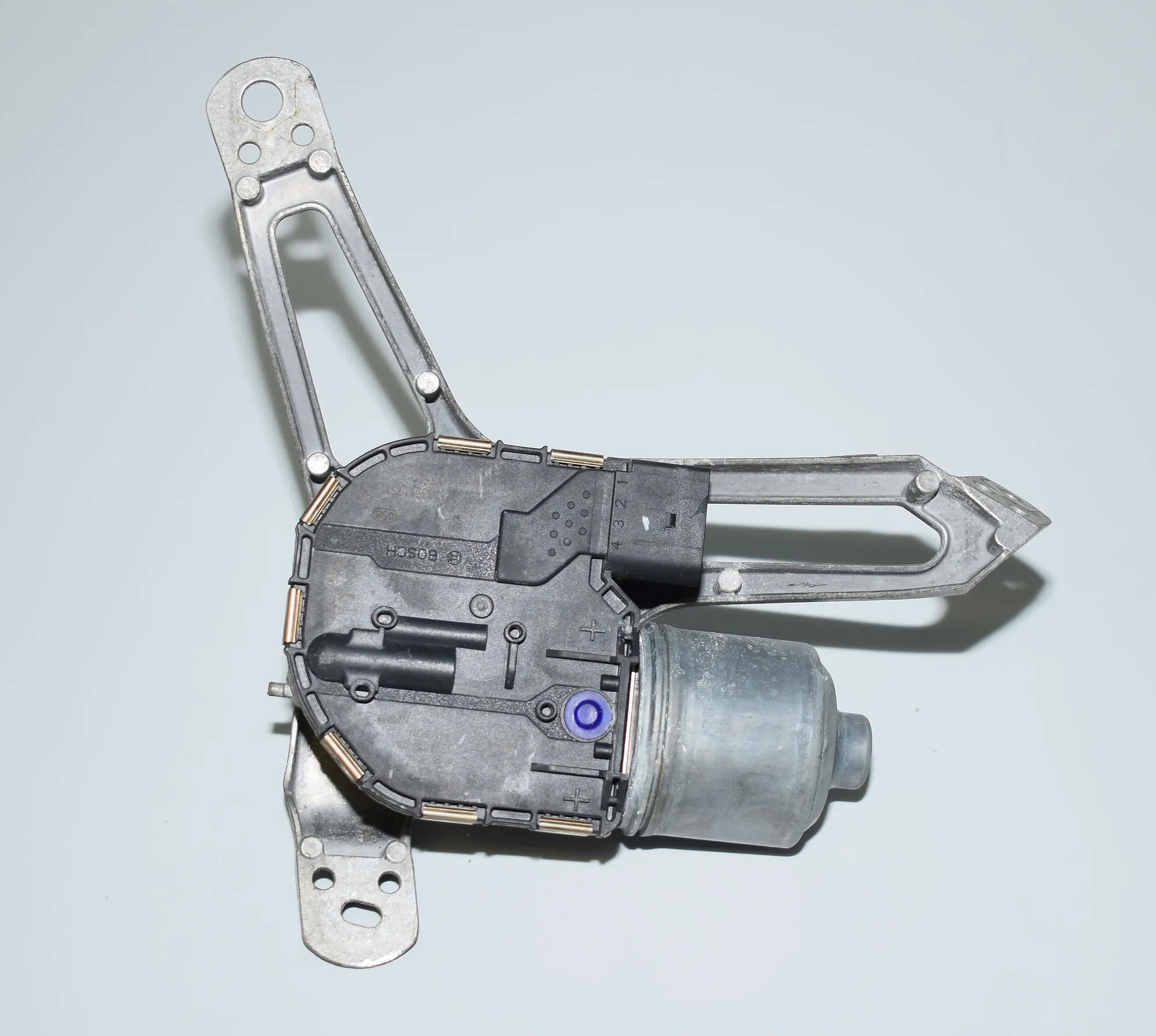 Front Windshield Wiper Mechanism – OEM 7359449 · BMW i3 (I01) Electric 2015