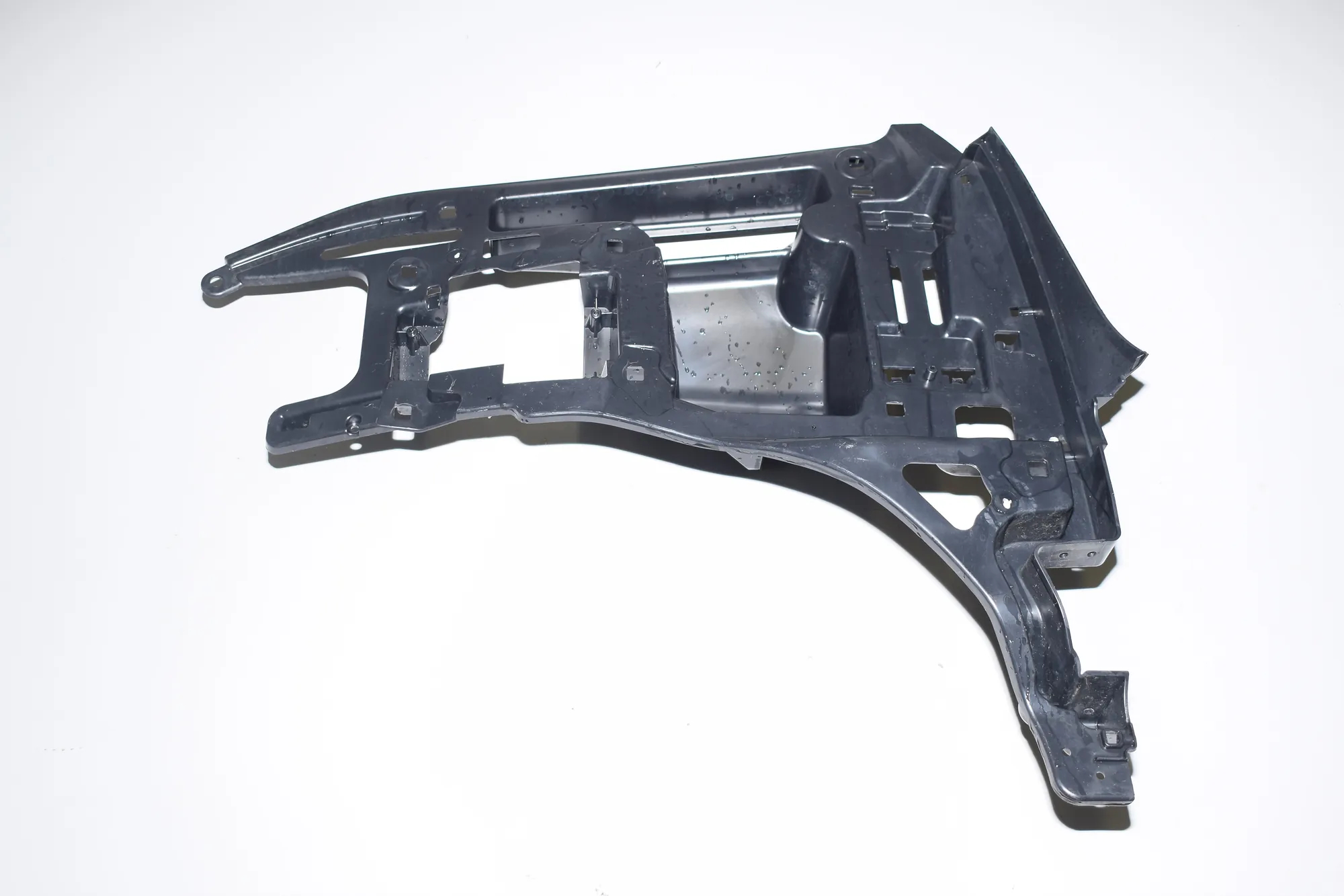 Rear Right Bumper Bracket – OEM 7296754 · BMW i3 (I01) Electric 2015