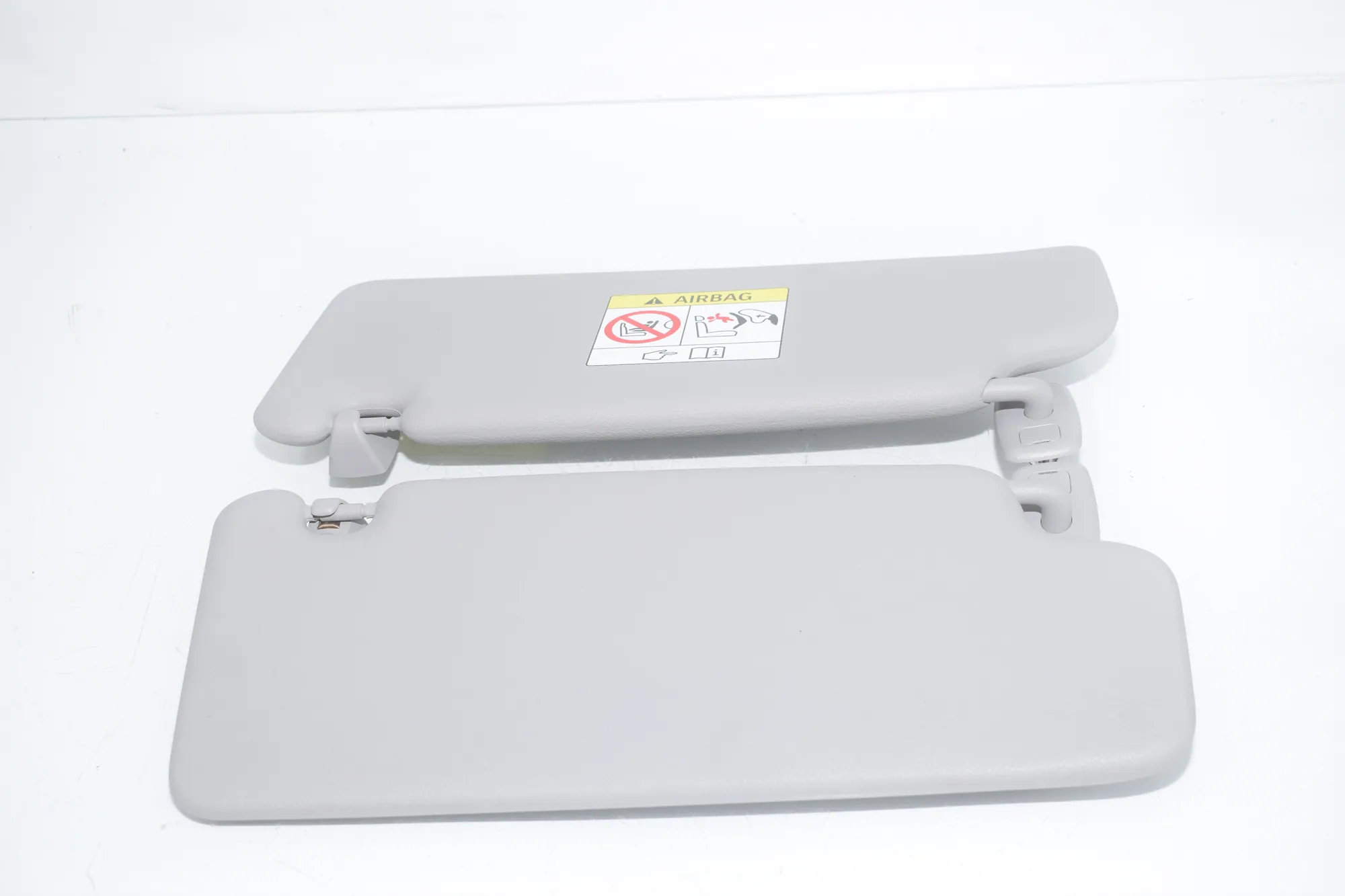 Left Side Sun Visor – OEM 7452545 · BMW X1 (F48) xDrive 18 d 2016 – 4