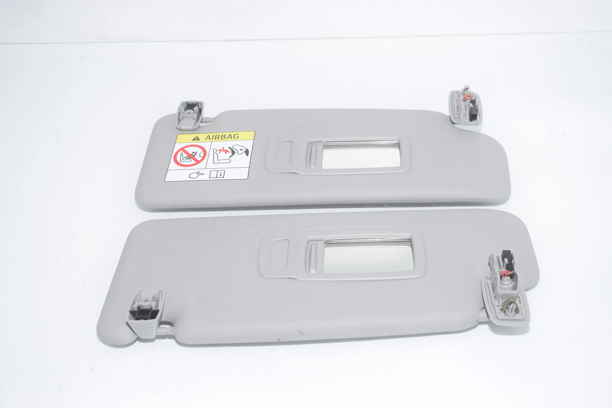 Left Side Sun Visor – OEM 7452545 · BMW X1 (F48) xDrive 18 d 2016 – 3