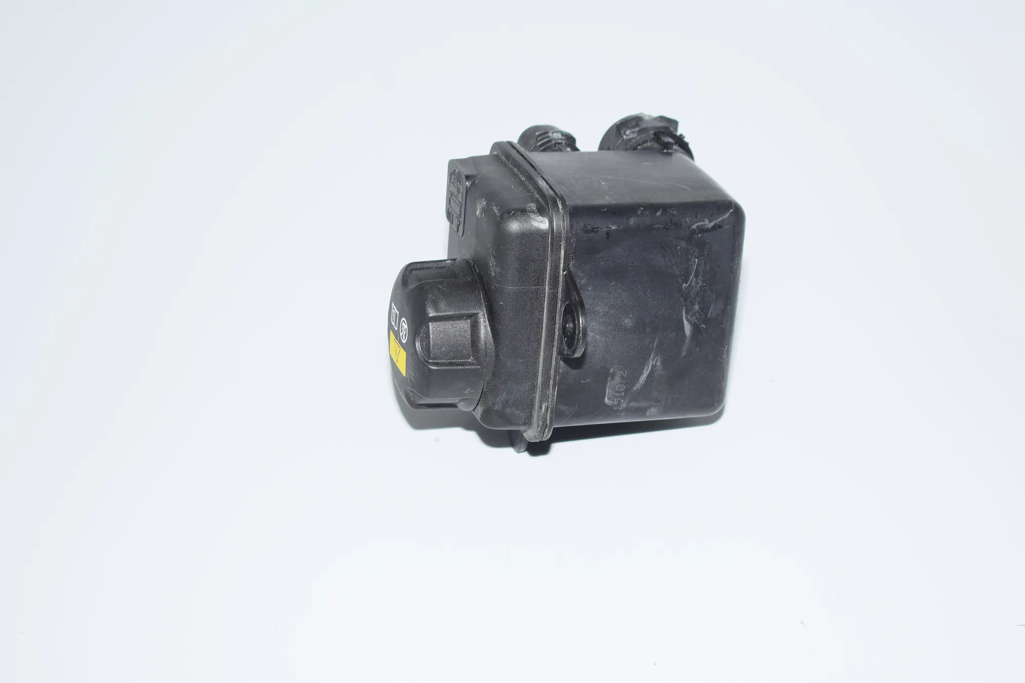 Expansion Tank – OEM 9327150 · BMW i3 (I01) Electric 2015 – 3