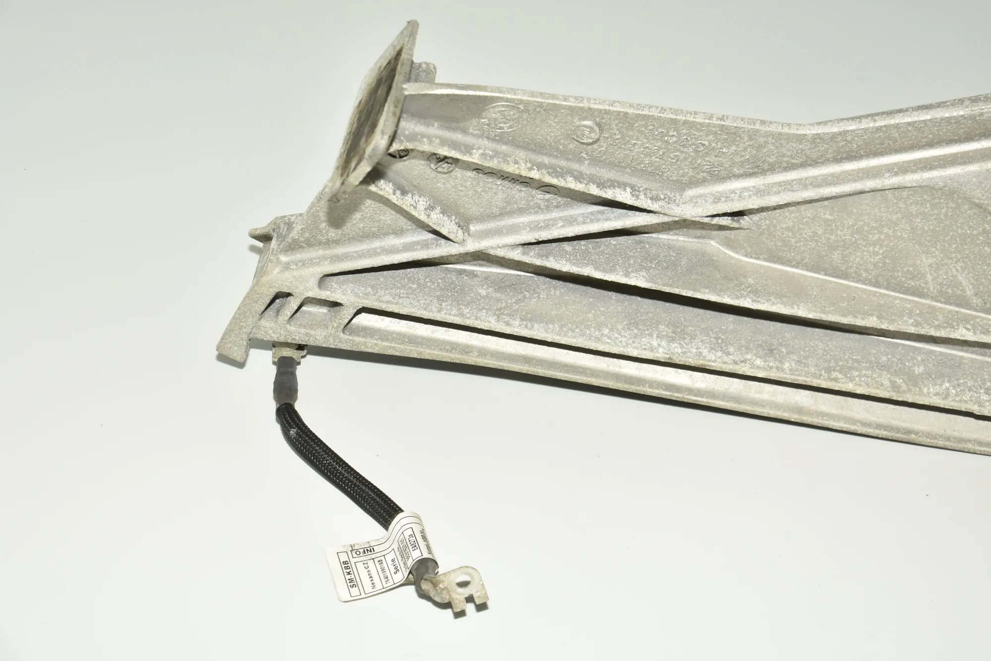 Right Side Engine Bracket – OEM 6793376 · BMW i3 (I01) Electric 2015 – 4
