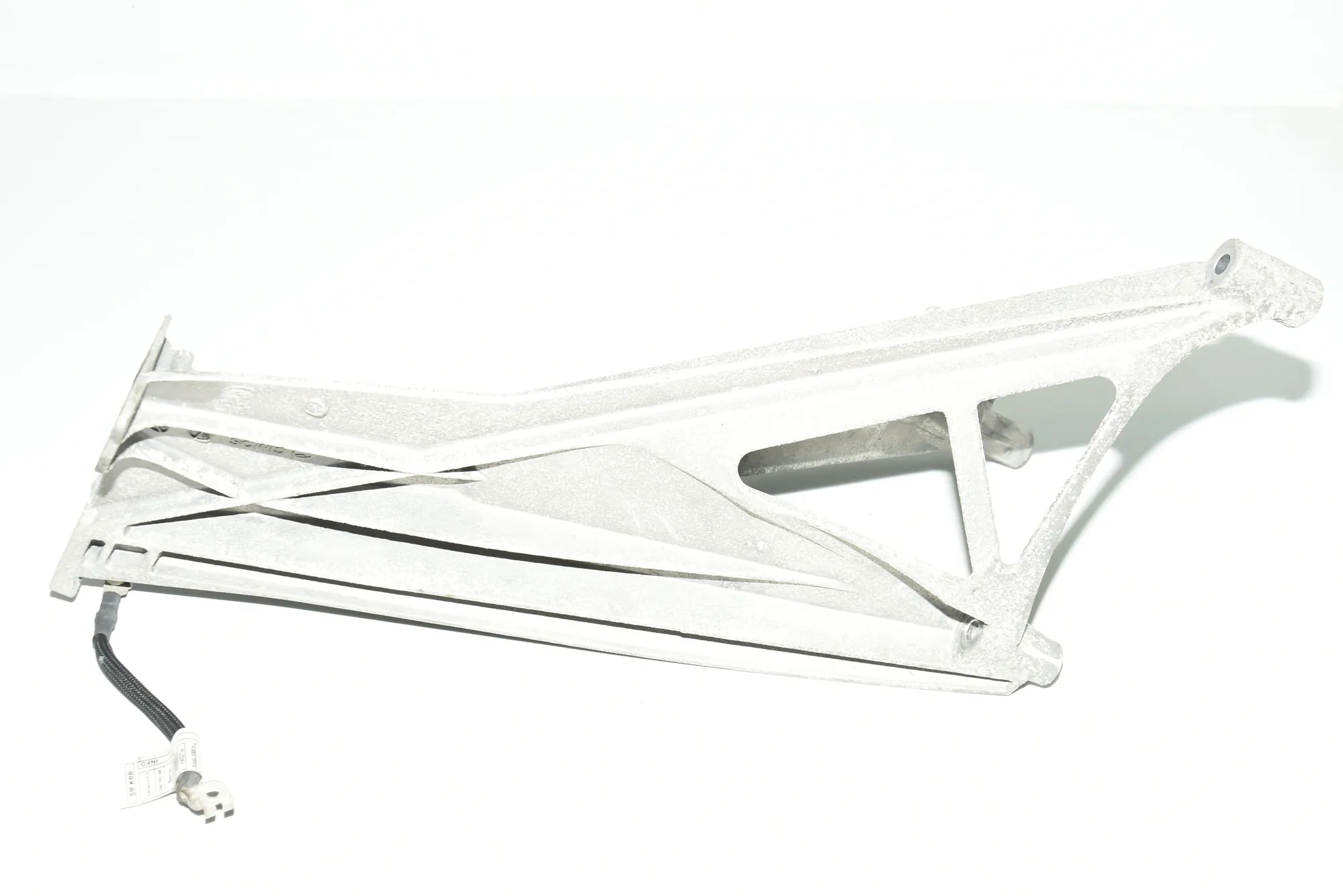 Right Side Engine Bracket – OEM 6793376 · BMW i3 (I01) Electric 2015