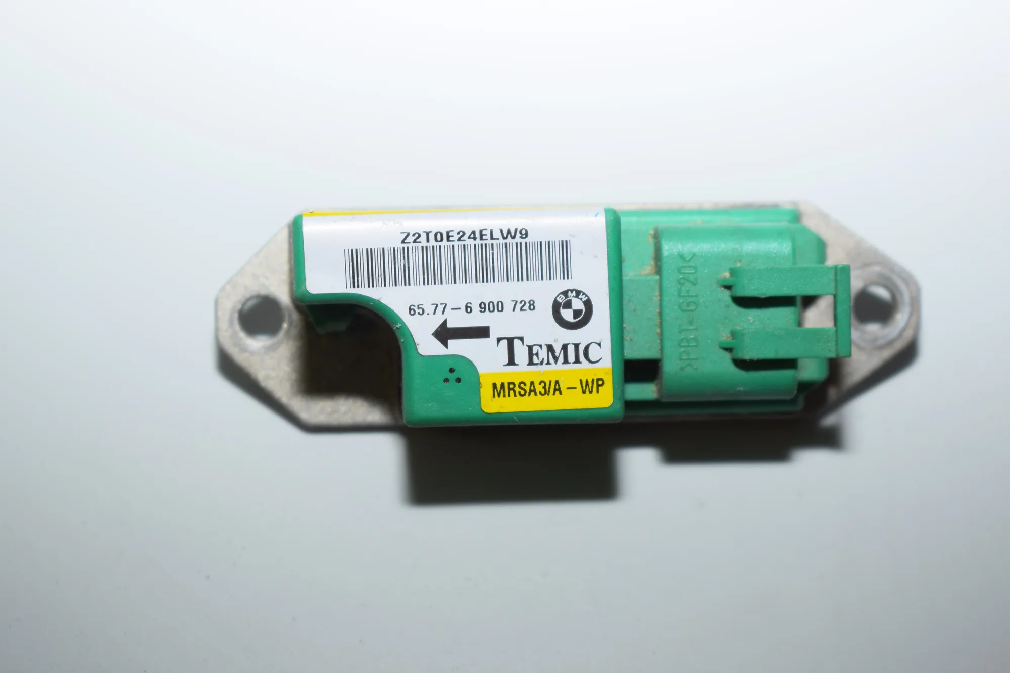 Front Left Impact Sensor – OEM 6900728 · BMW 5 (E39) BMW 5 (E39) 2001 – 2