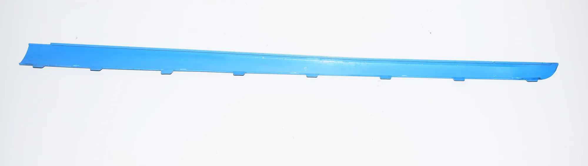 Right Side Plastic Sideskirt Cover – OEM 727584 · BMW i3 (I01) Electric 2015 – 2