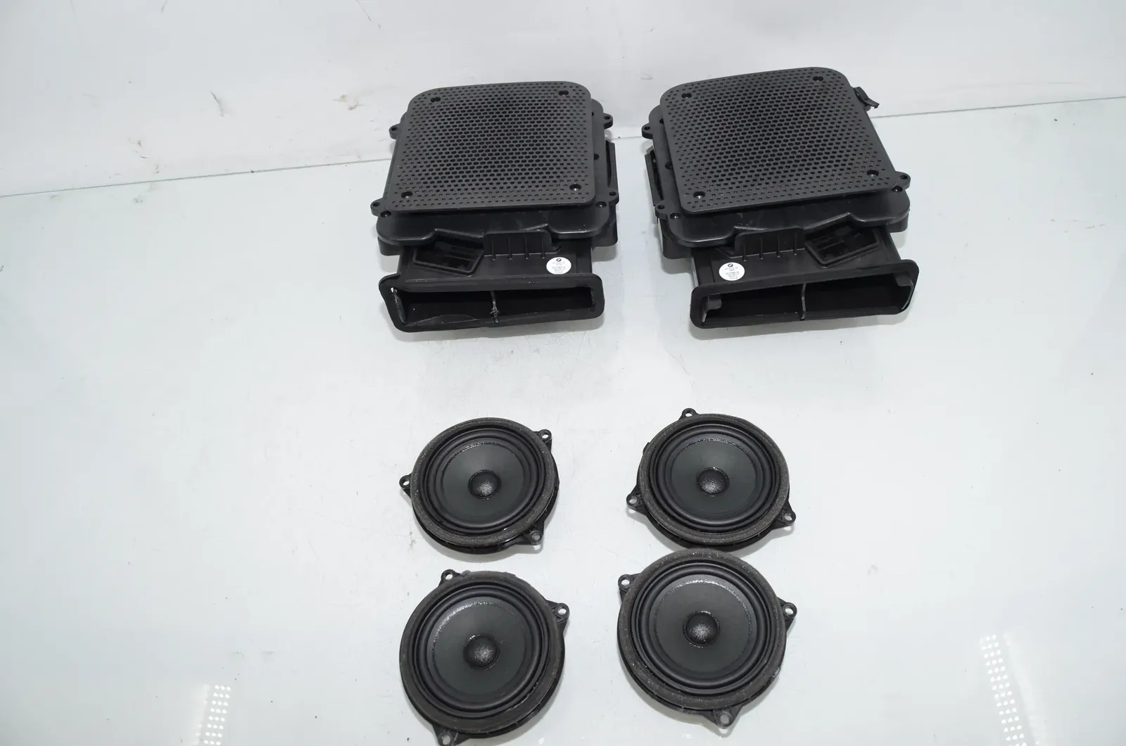 Sound Audio System Set – OEM 9275996 · BMW X1 (F48) sDrive 18 d 2019