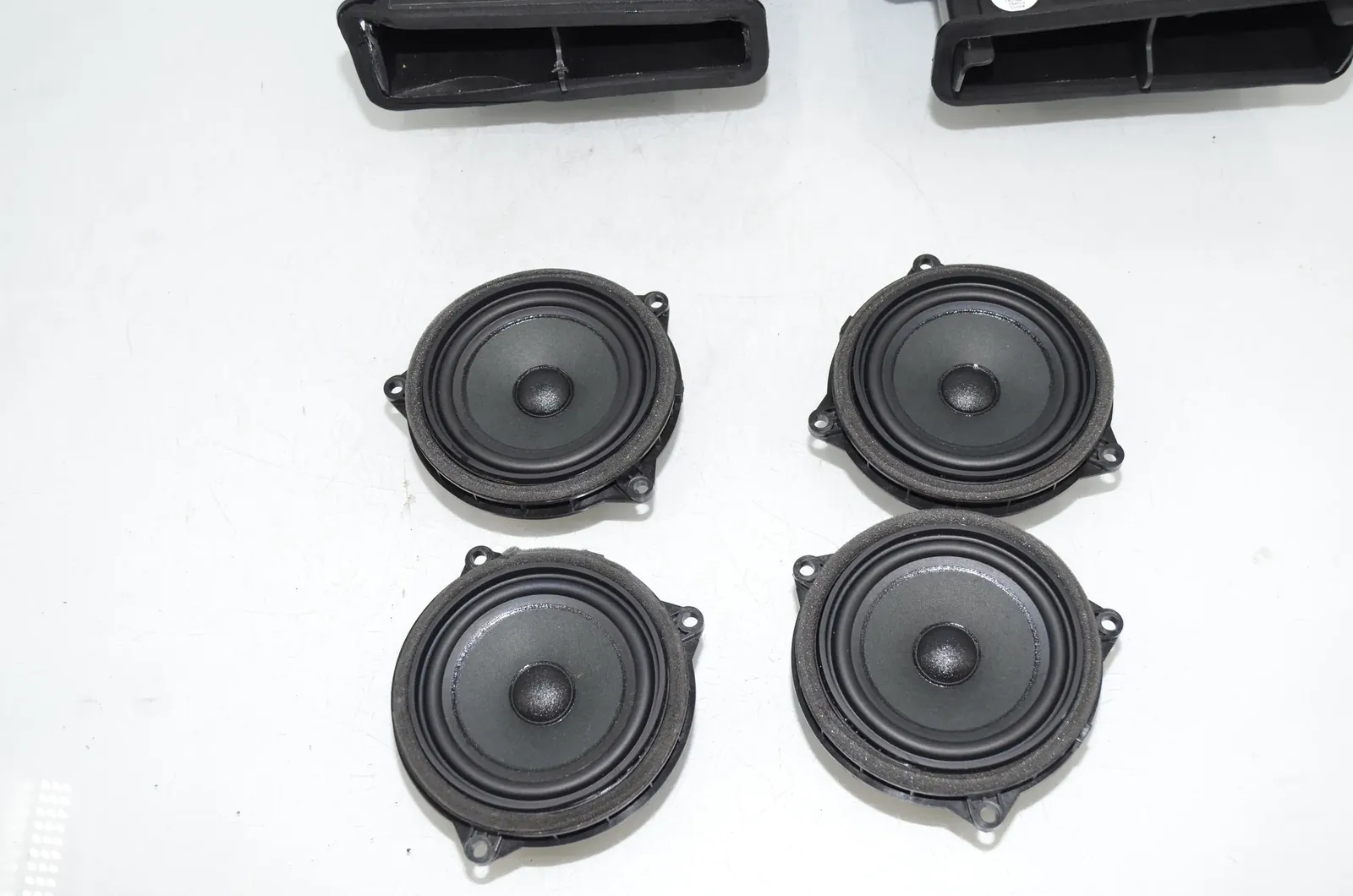 Sound Audio System Set – OEM 9275996 · BMW X1 (F48) sDrive 18 d 2019 – 3